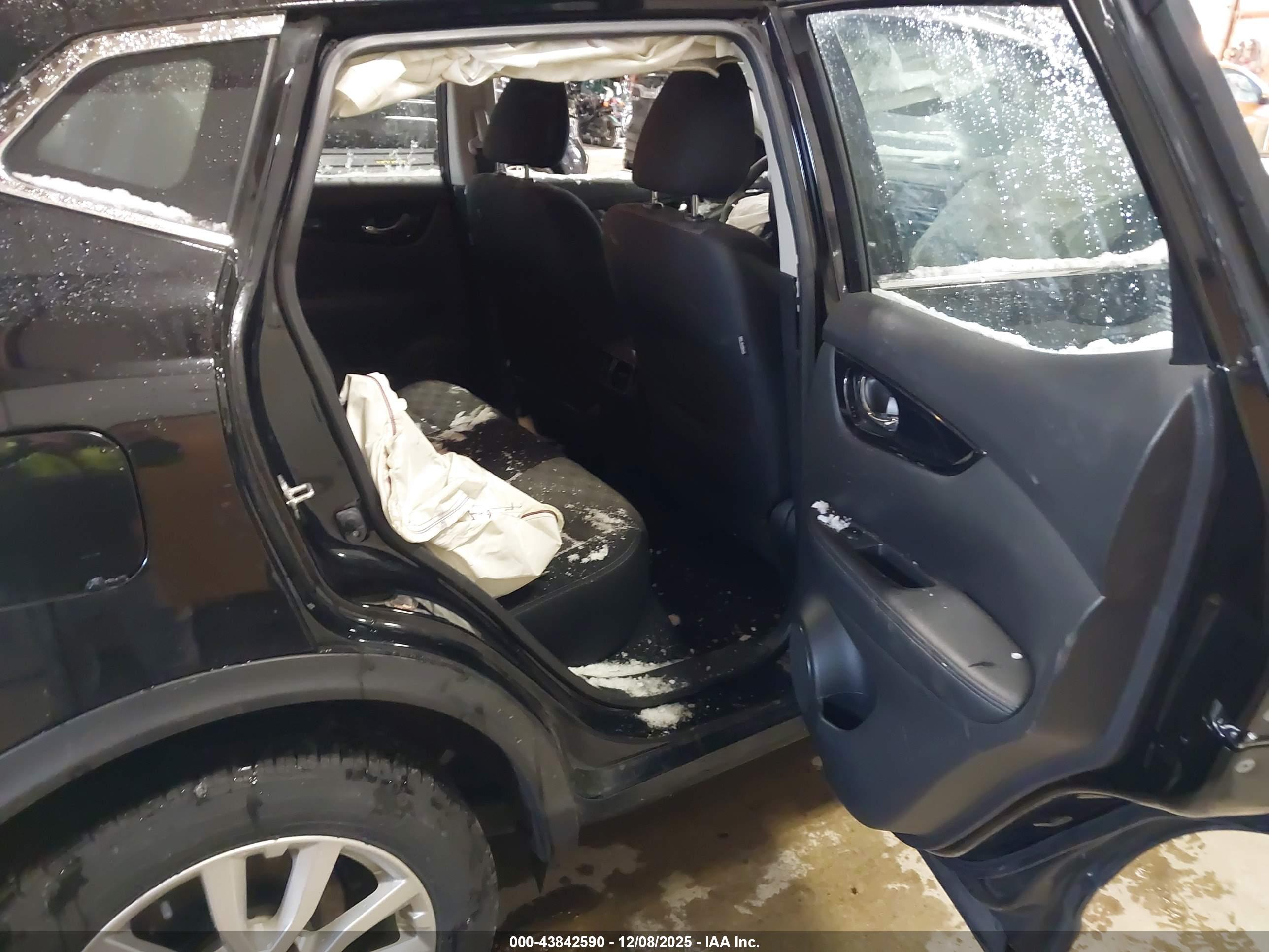 NISSAN ROGUE image 8