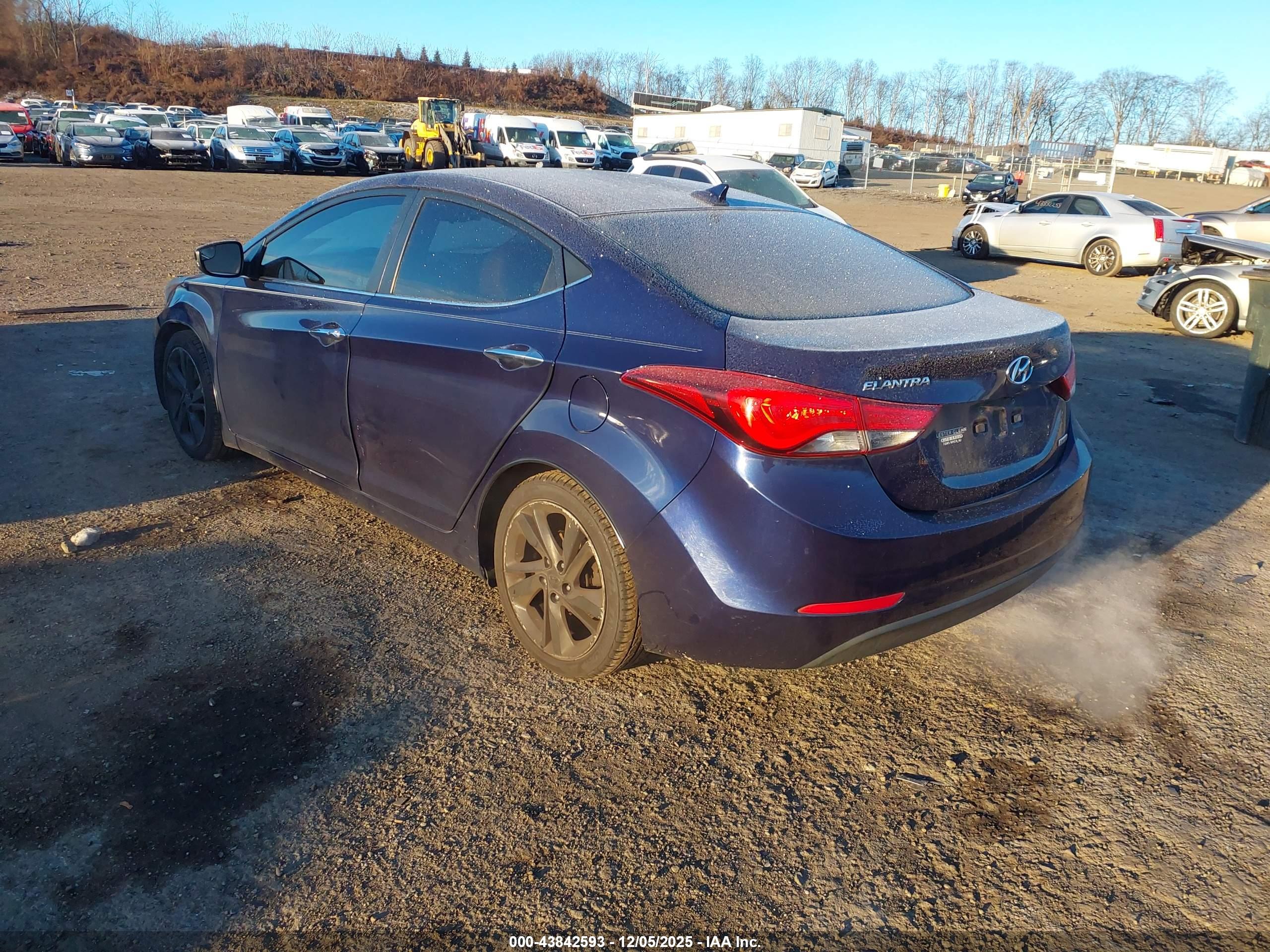 HYUNDAI ELANTRA image 3