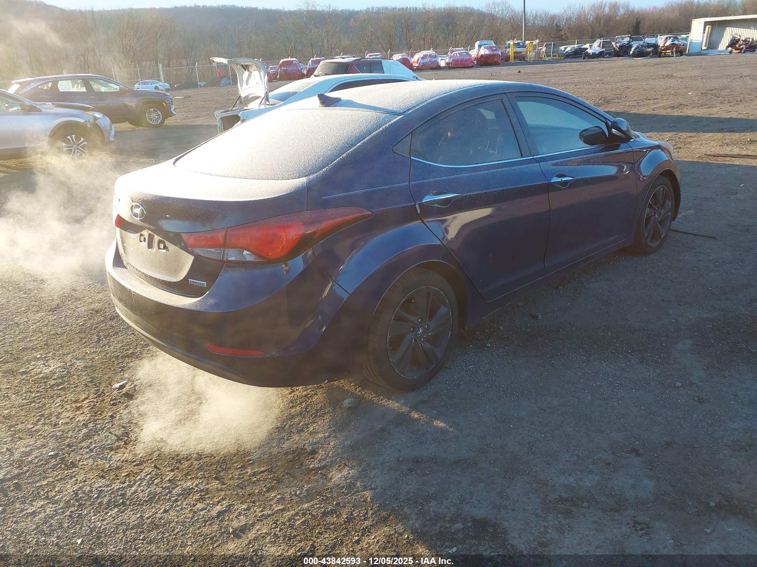 HYUNDAI ELANTRA image 4