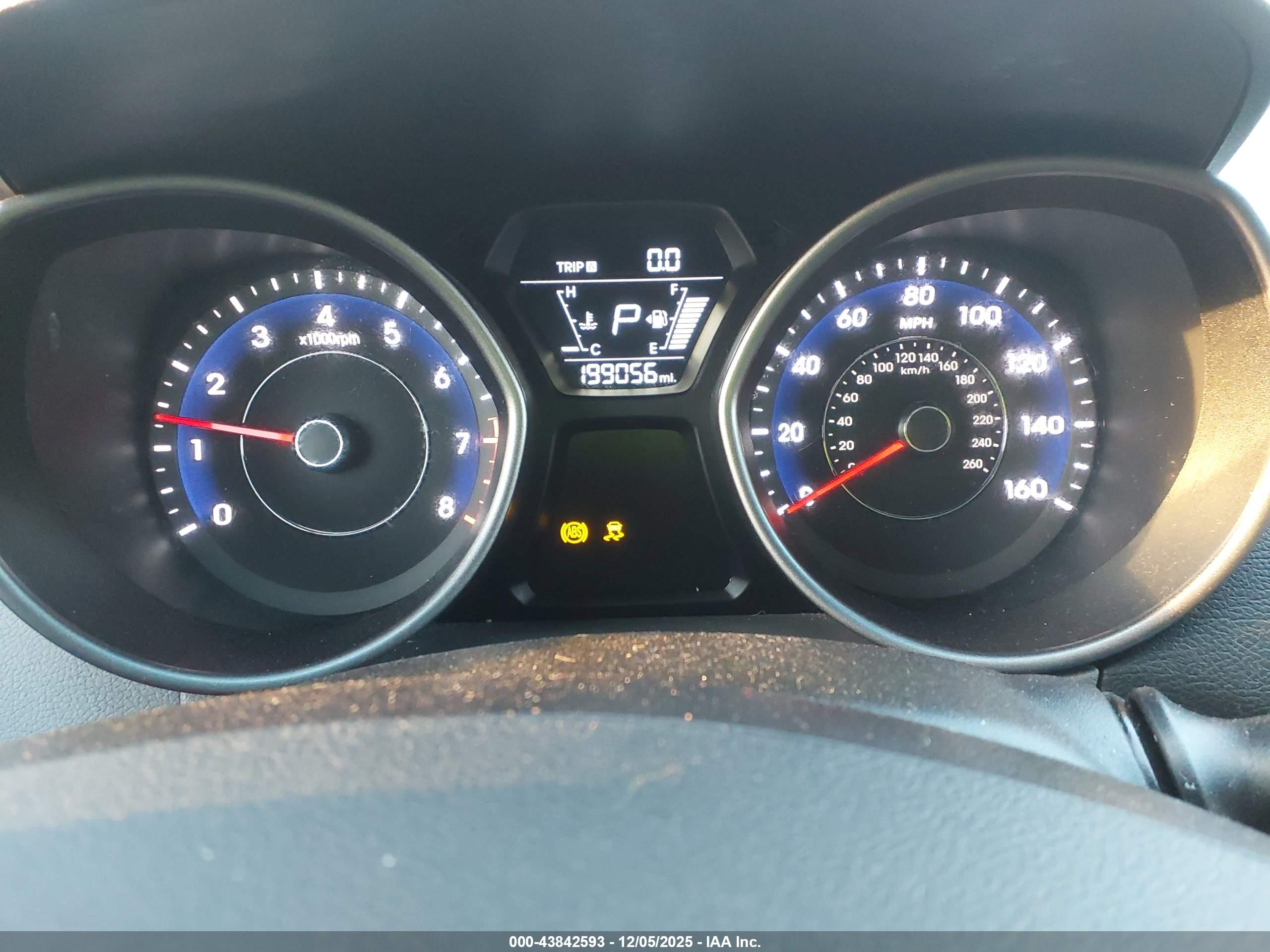 HYUNDAI ELANTRA image 7