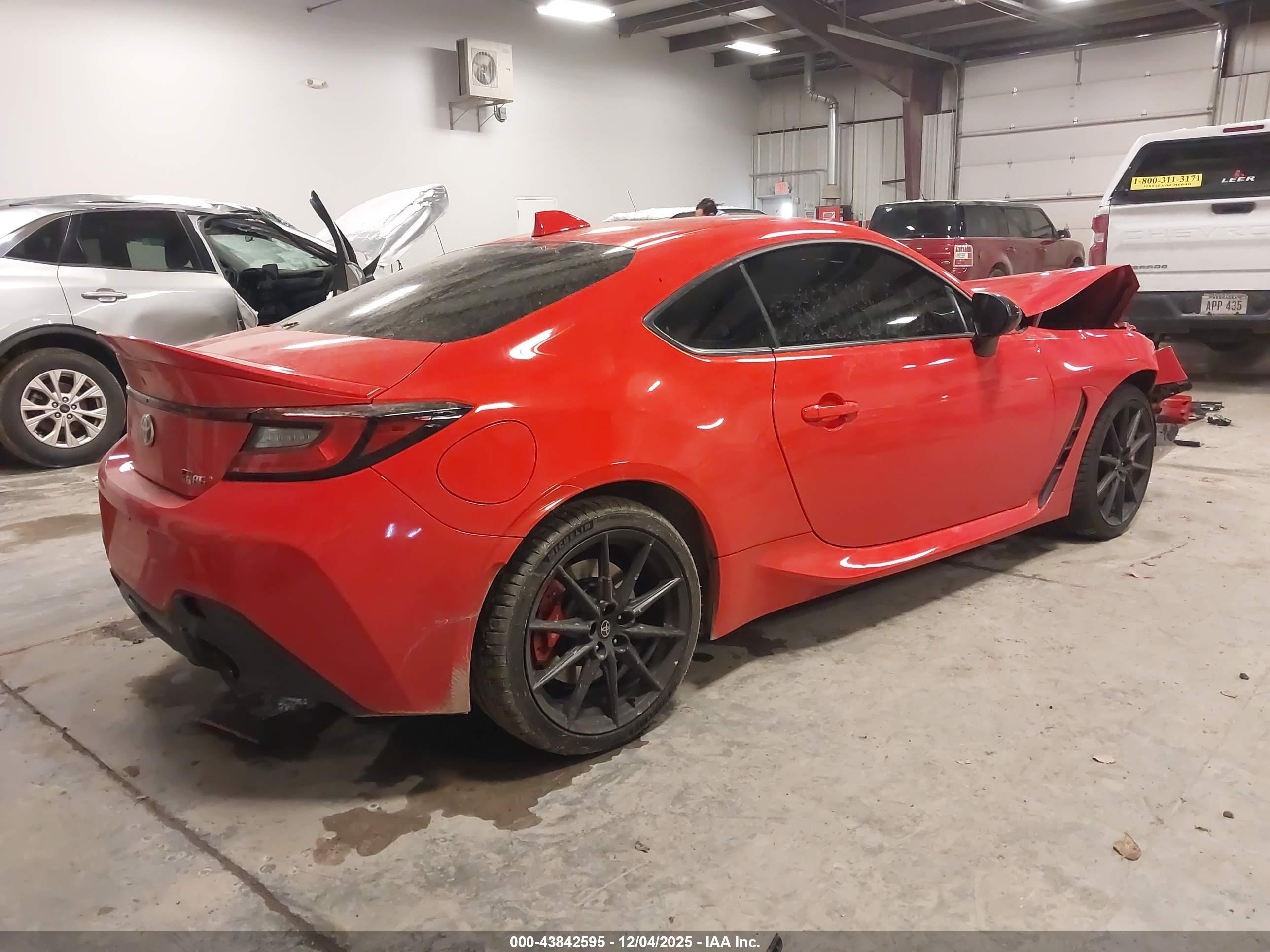 TOYOTA GR86 image 4