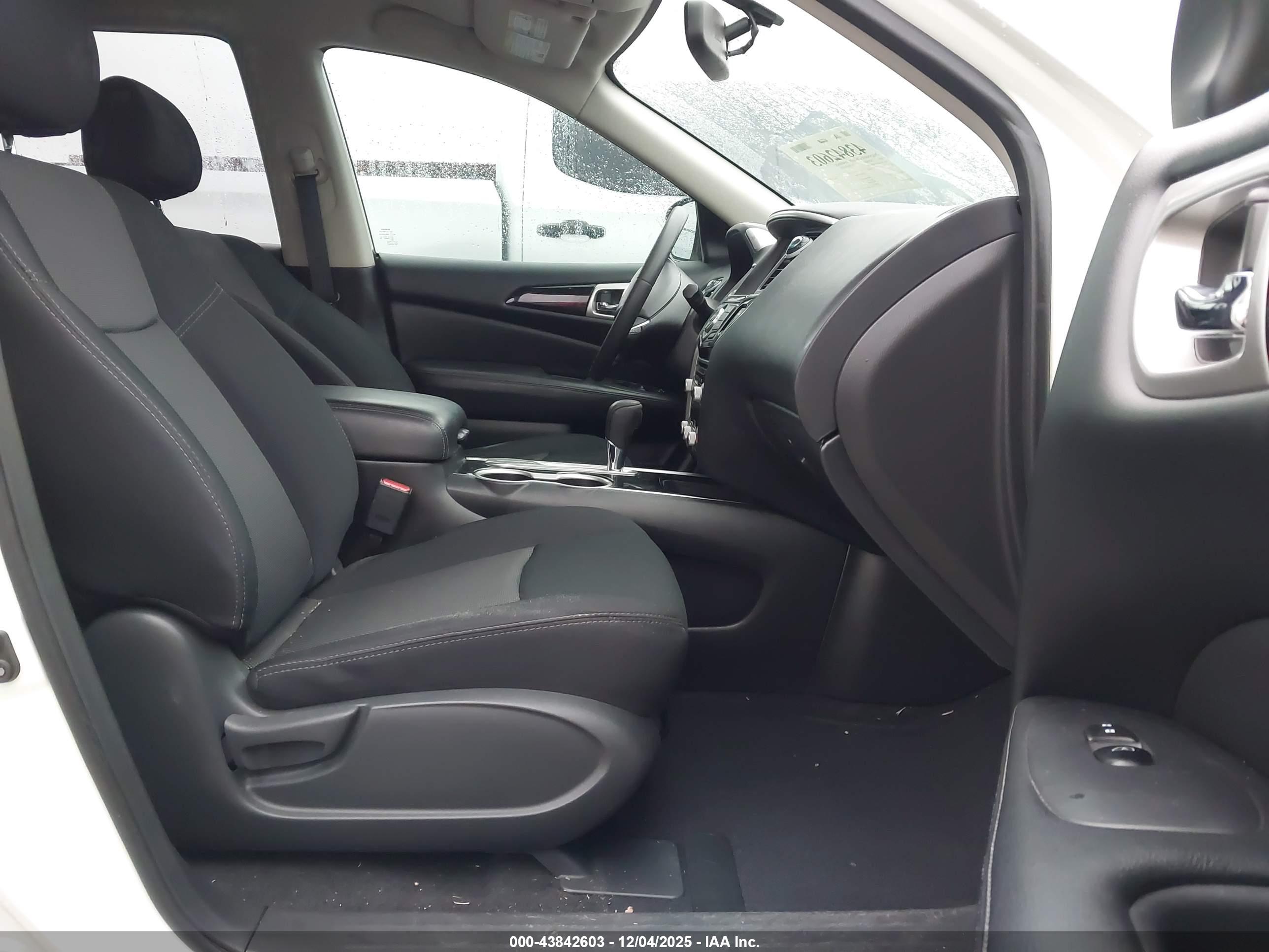NISSAN PATHFINDER image 5