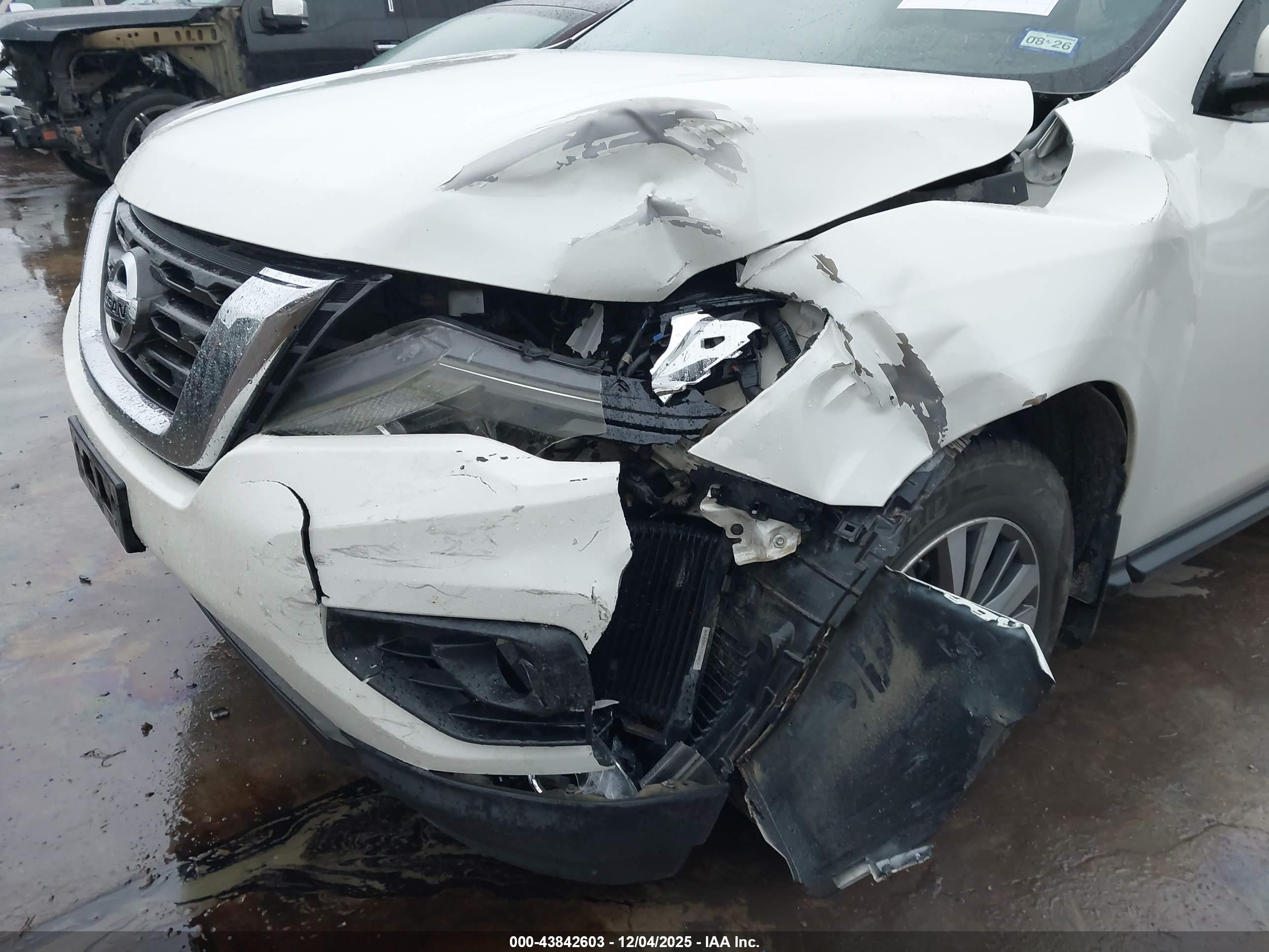 NISSAN PATHFINDER image 6
