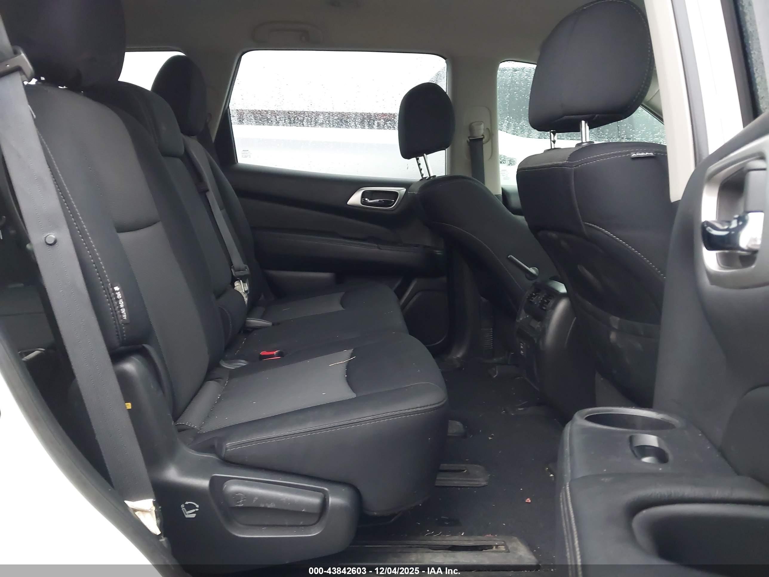NISSAN PATHFINDER image 8