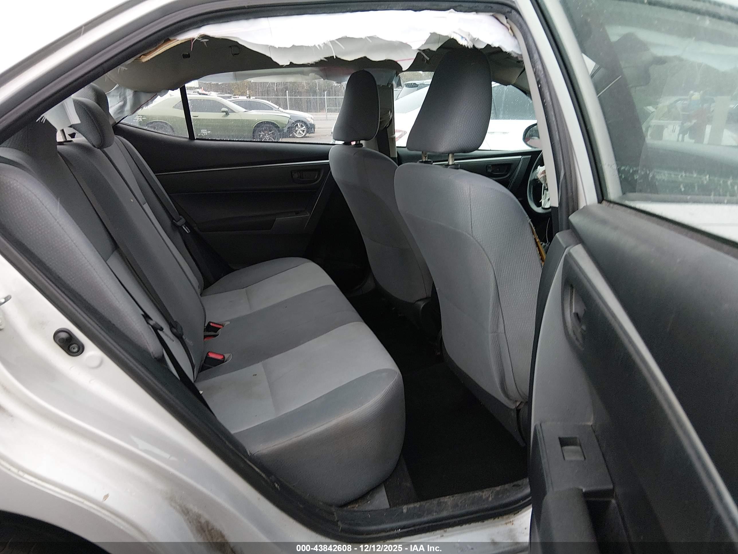 TOYOTA COROLLA image 8