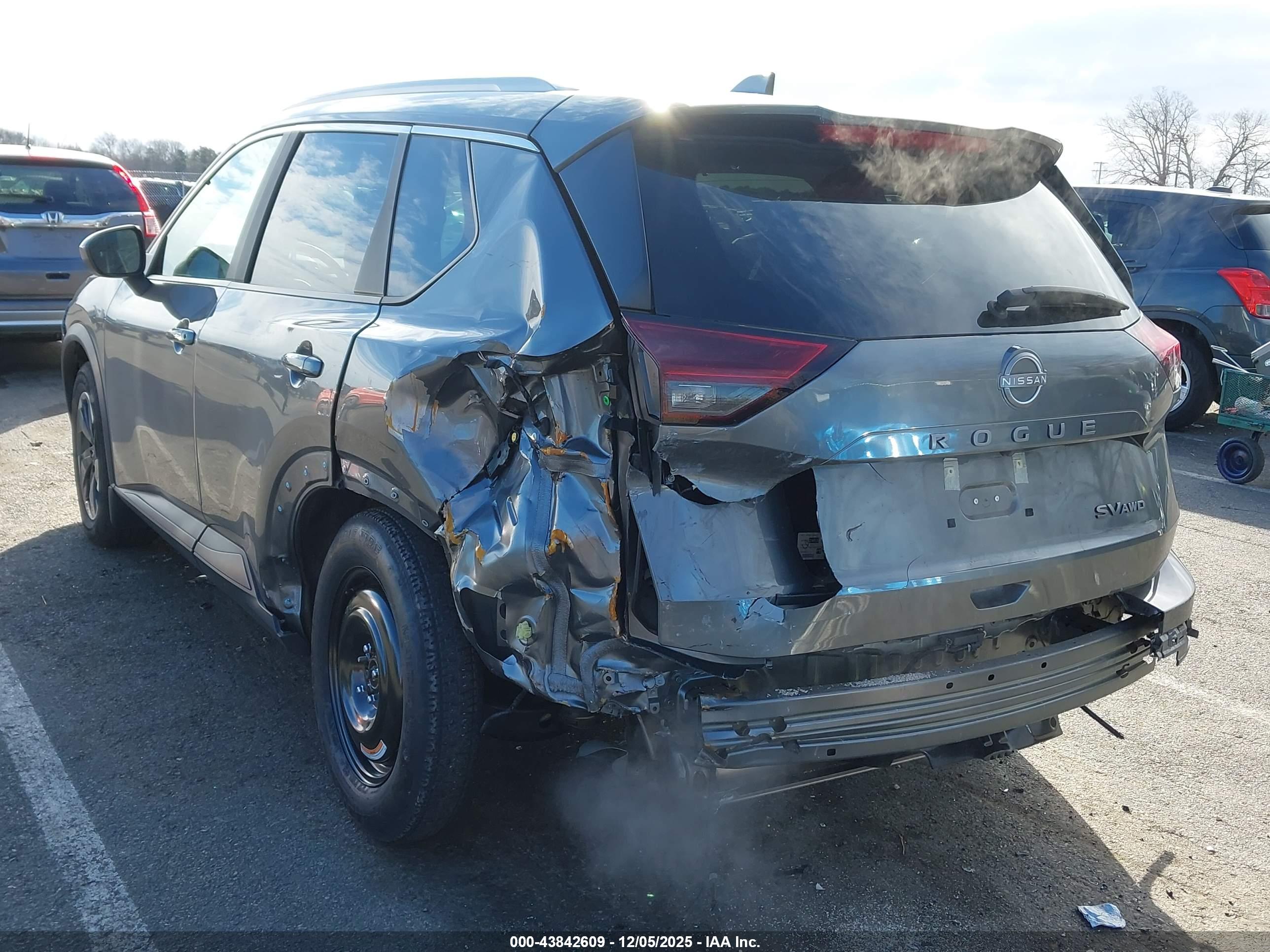 NISSAN ROGUE image 3