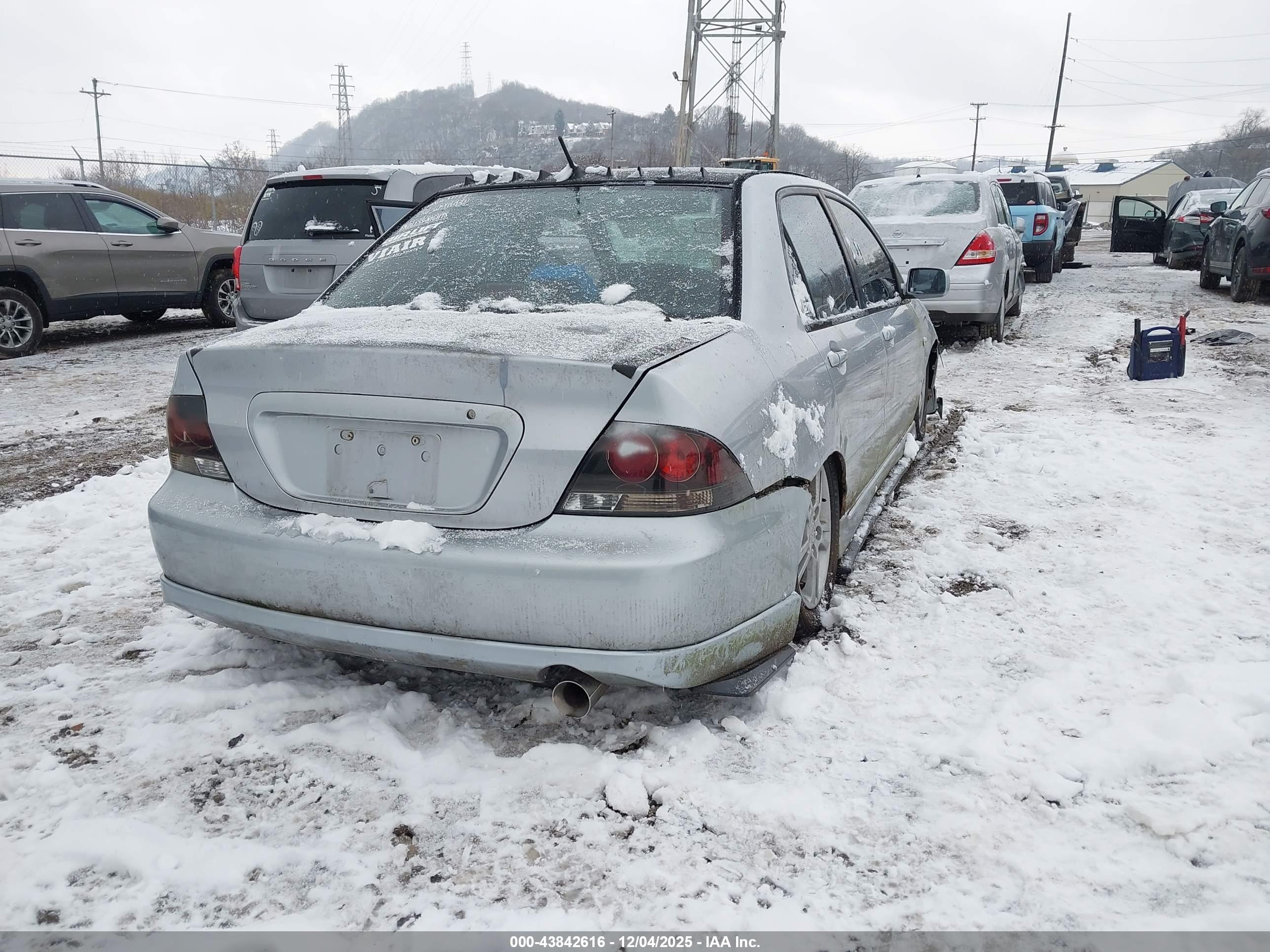 MITSUBISHI LANCER image 4