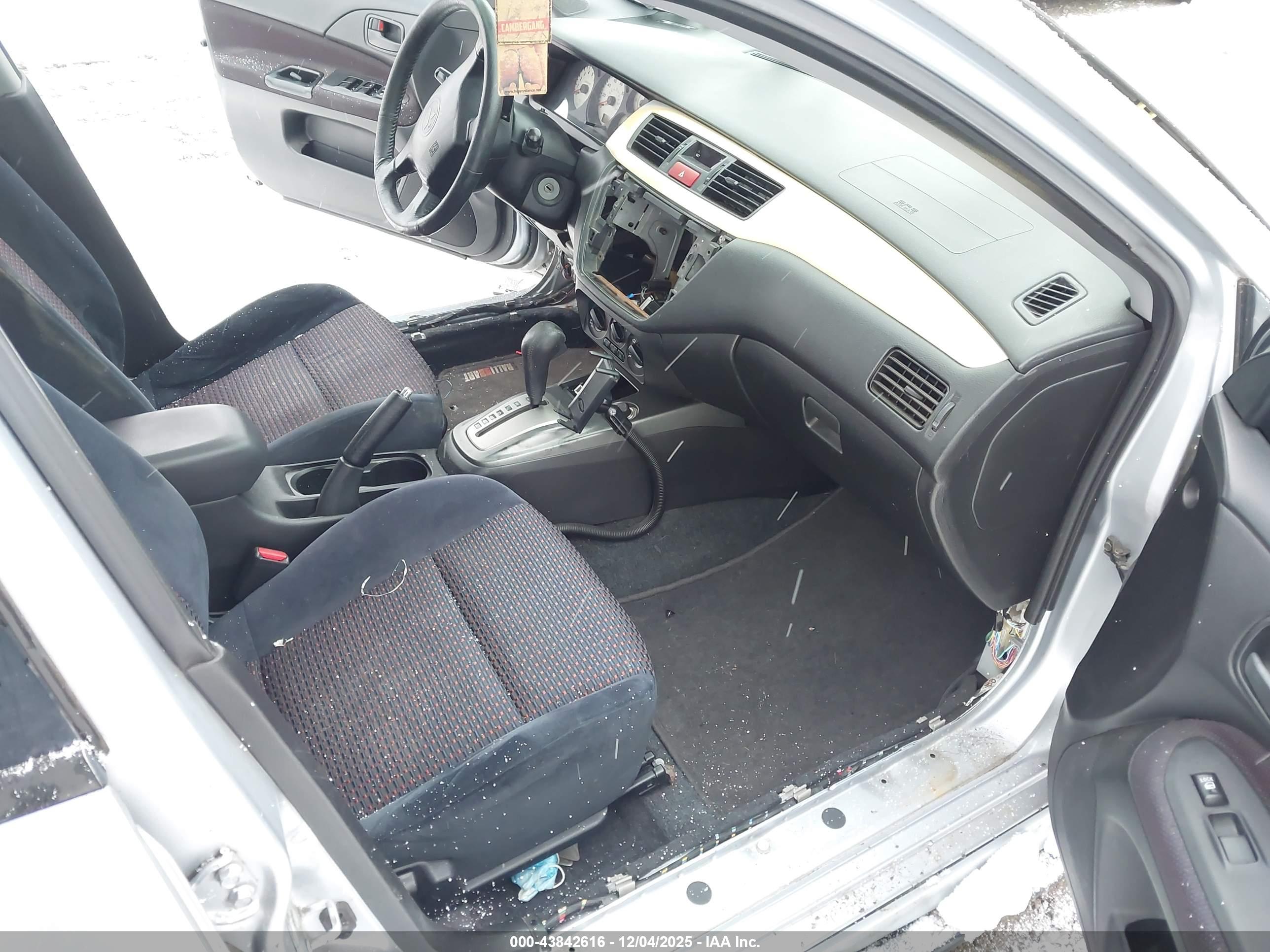MITSUBISHI LANCER image 5