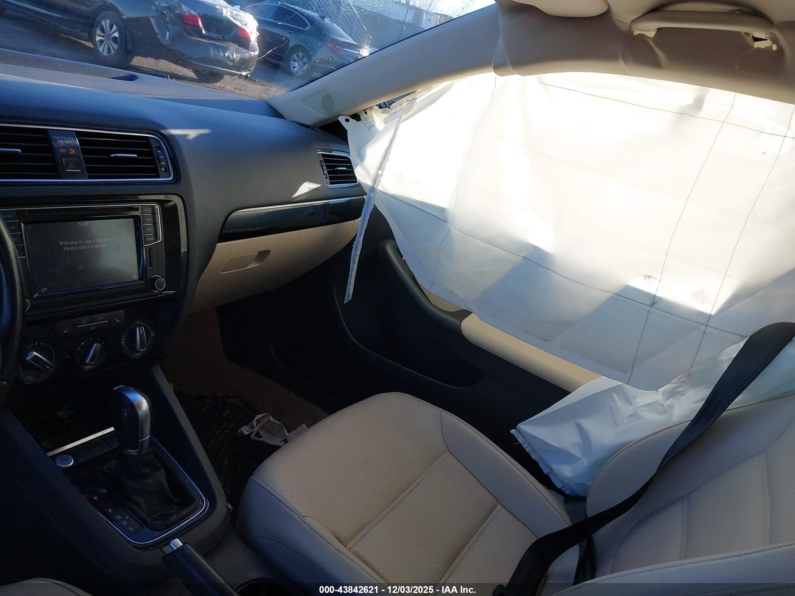 VOLKSWAGEN JETTA image 5