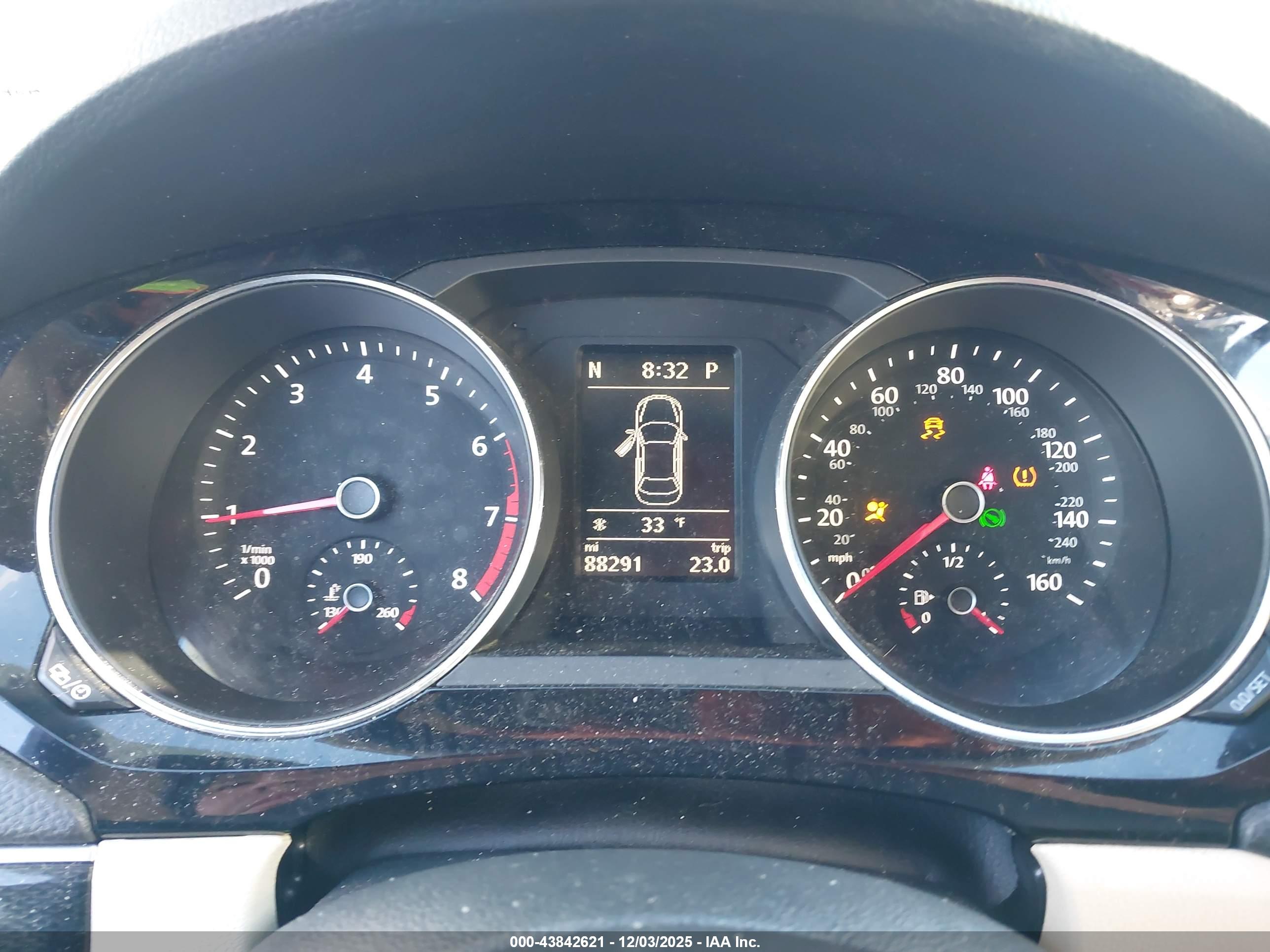 VOLKSWAGEN JETTA image 7