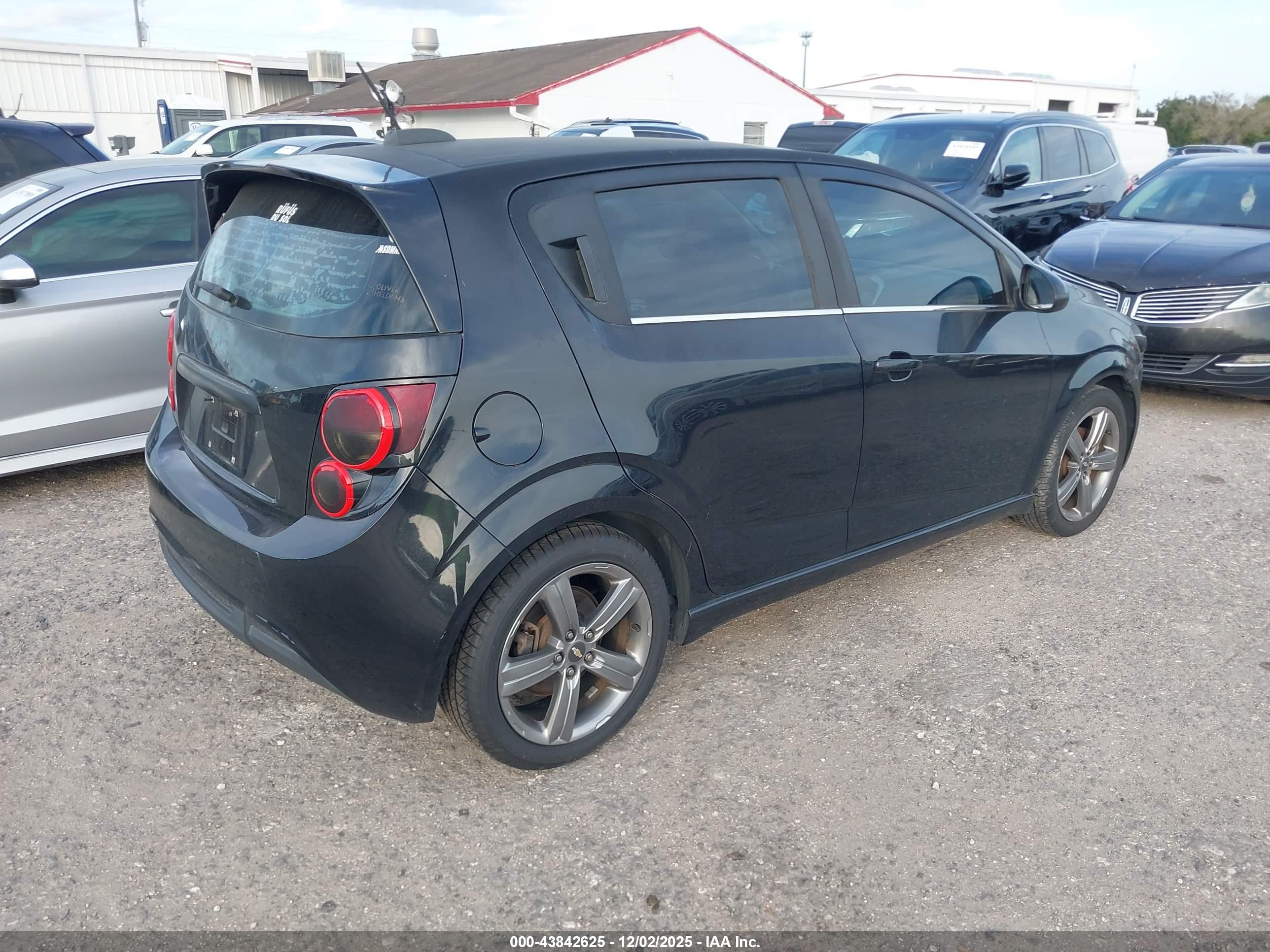 CHEVROLET SONIC image 4