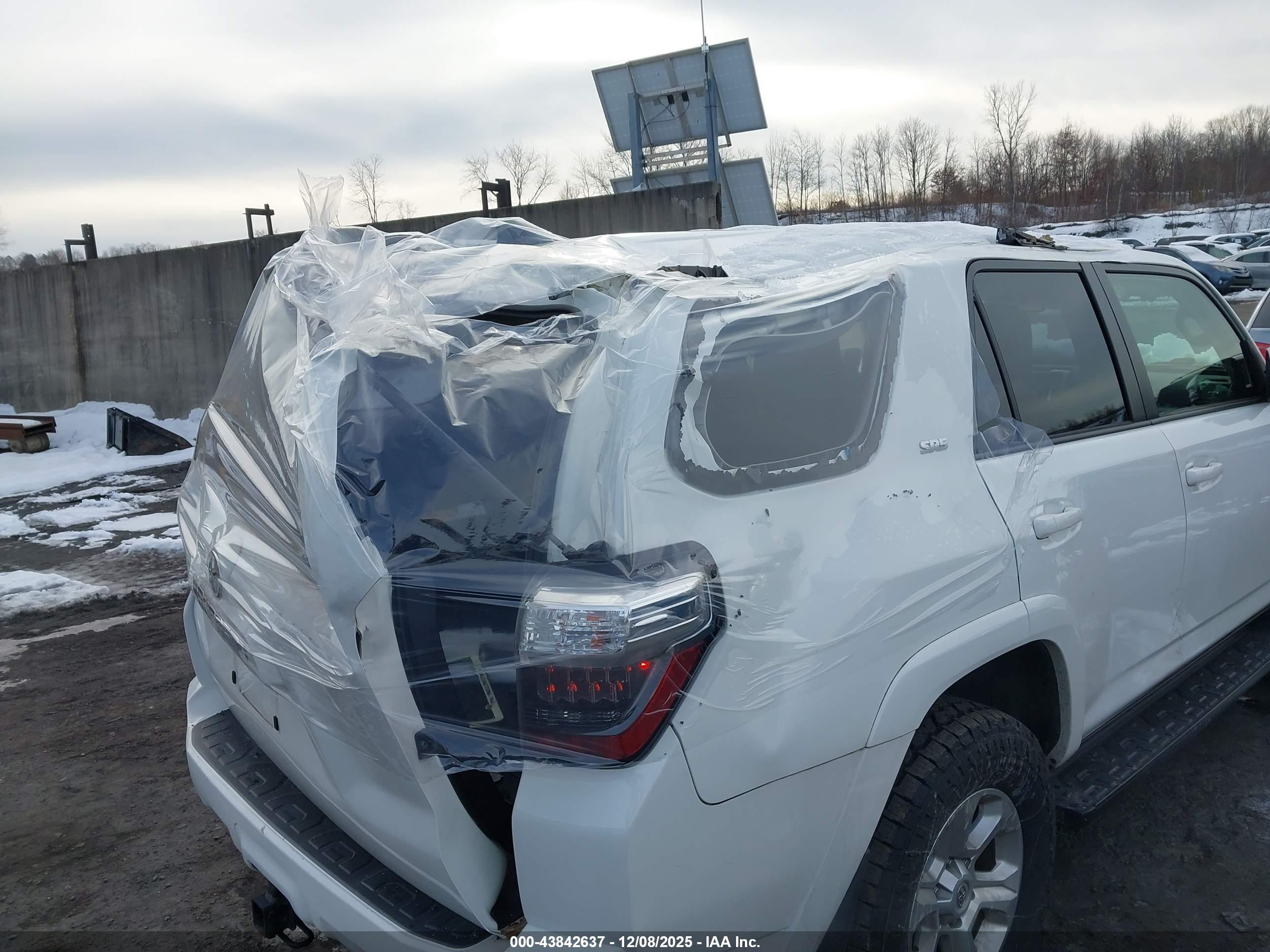 TOYOTA 4RUNNER image 6