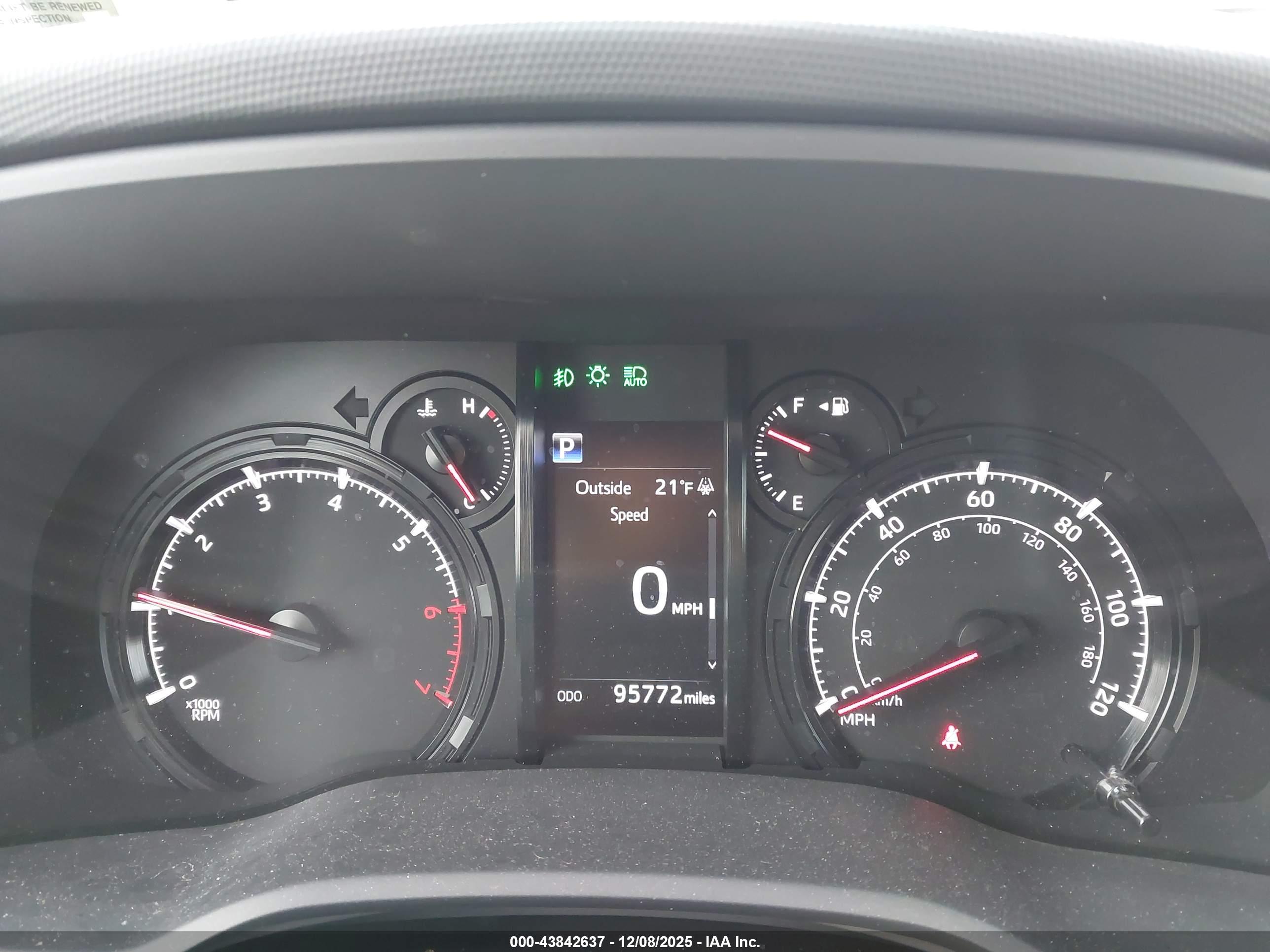 TOYOTA 4RUNNER image 7