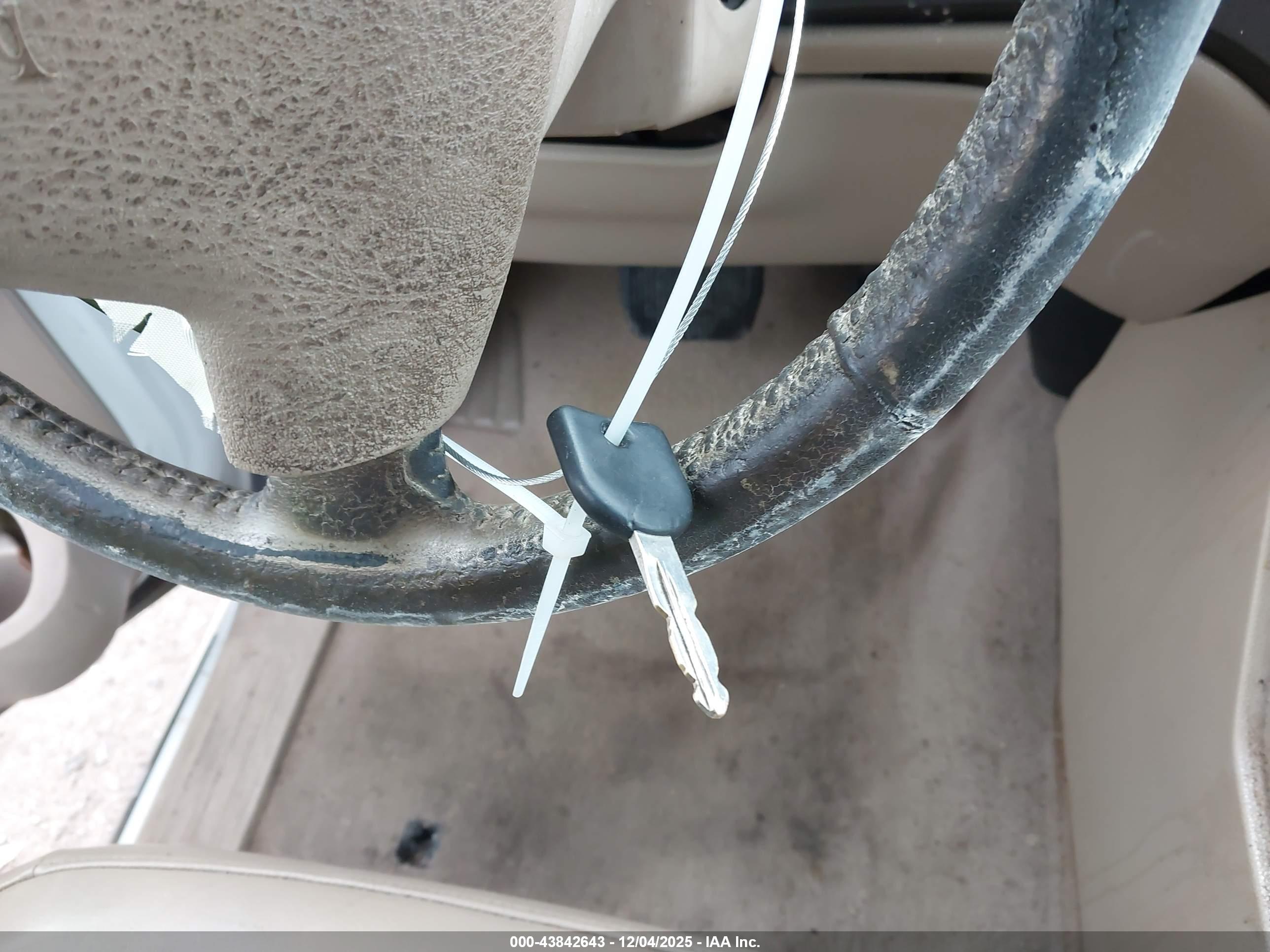 FORD EXPEDITION image 11