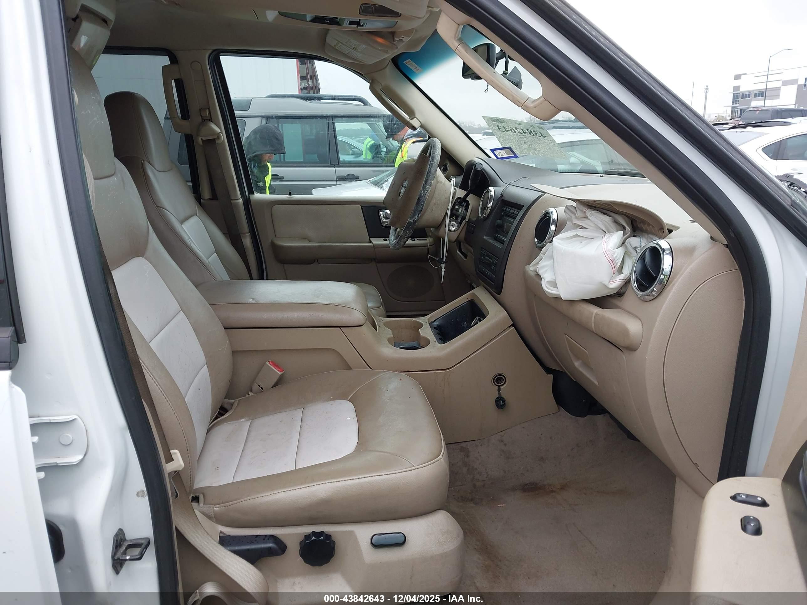 FORD EXPEDITION image 5