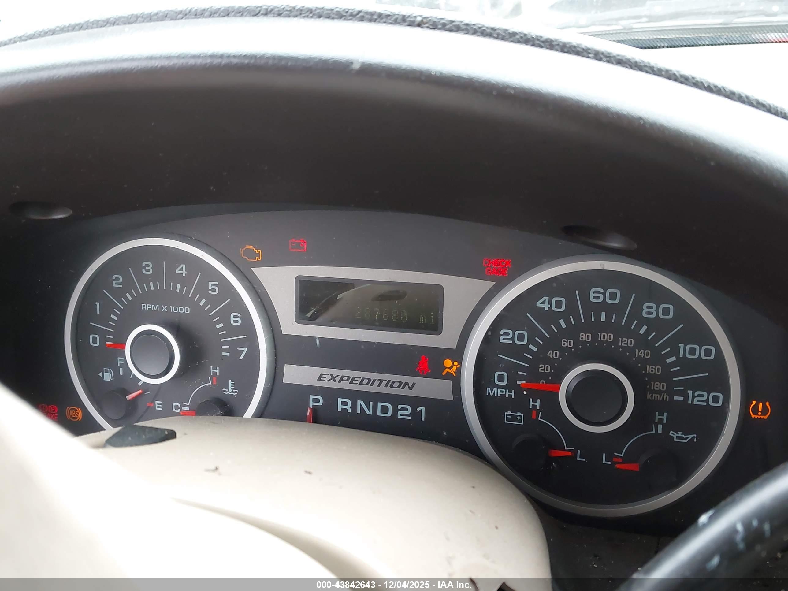 FORD EXPEDITION image 7