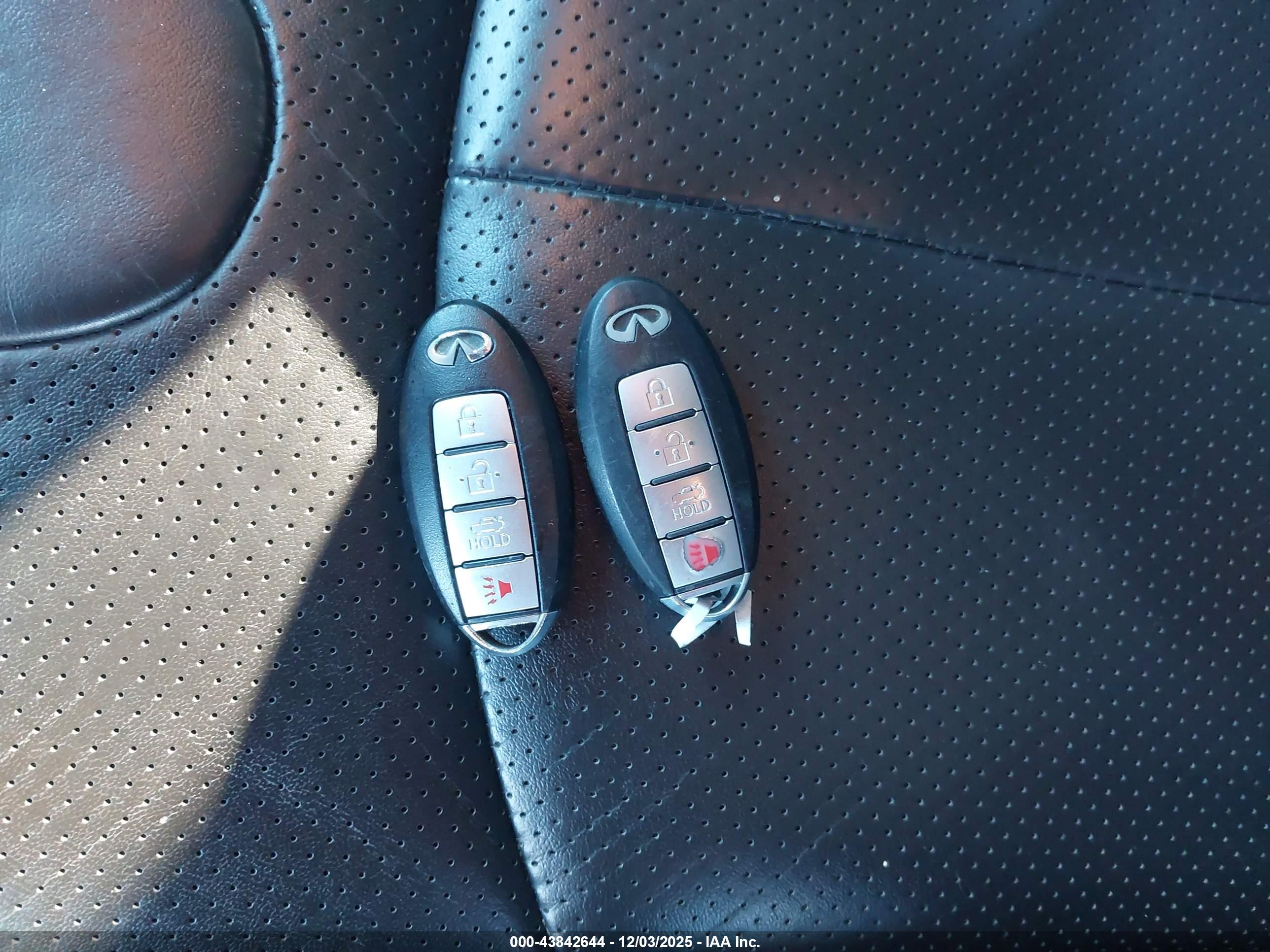 INFINITI G37X image 11