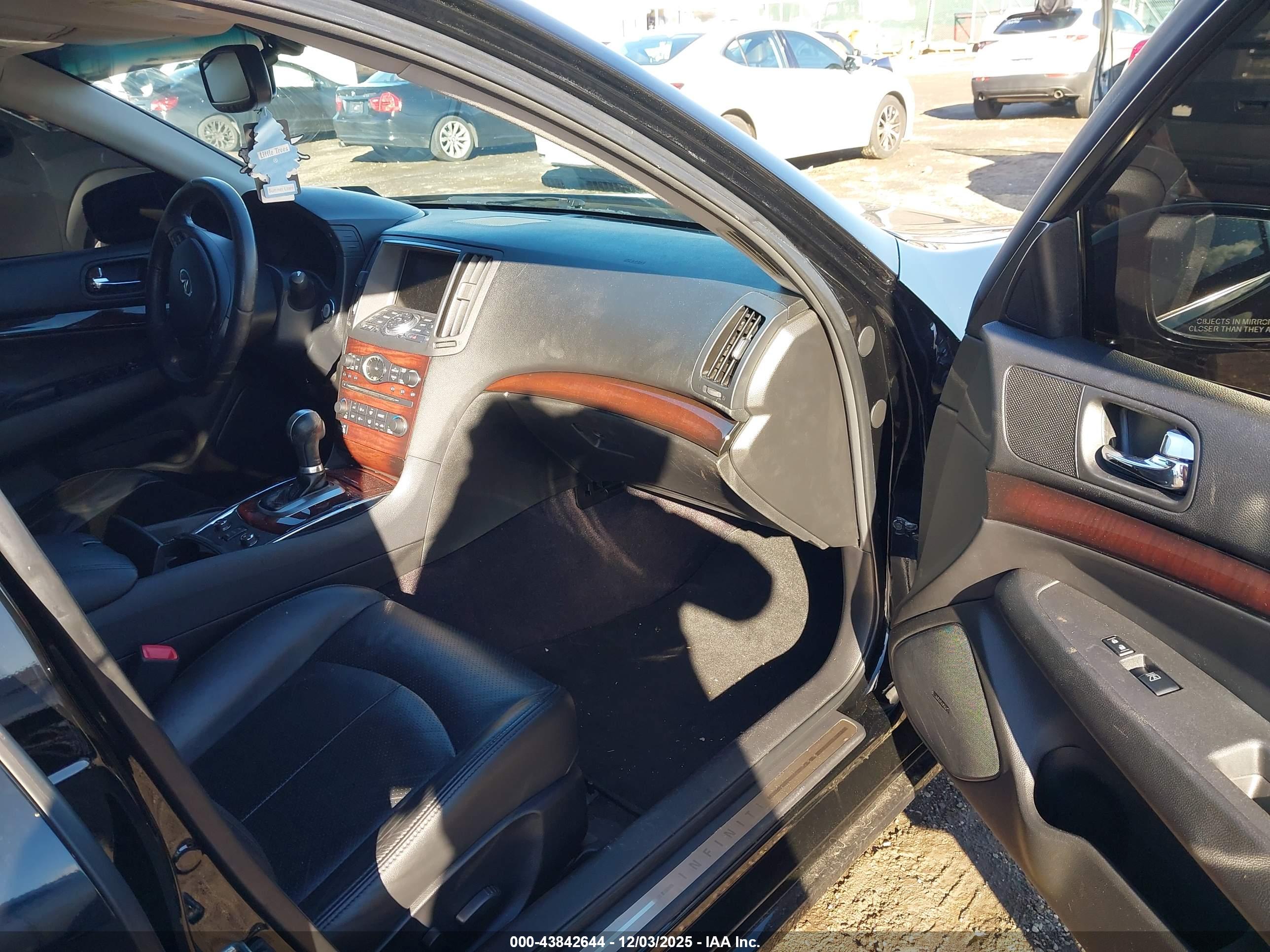 INFINITI G37X image 5