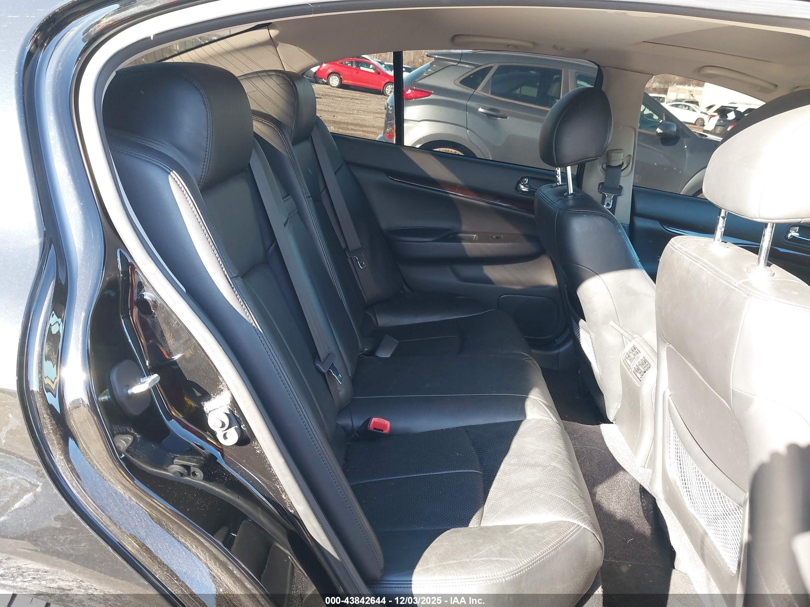 INFINITI G37X image 8
