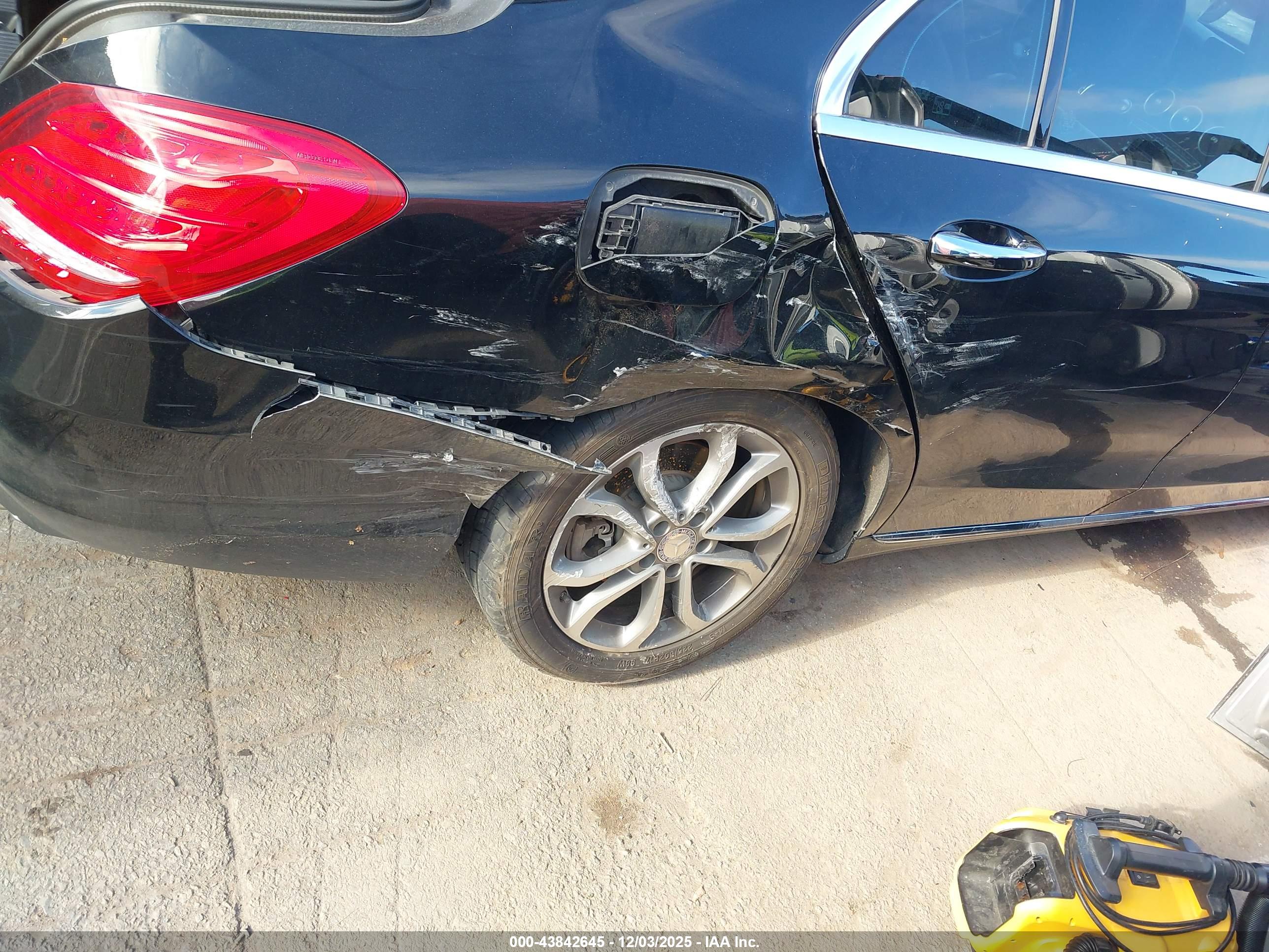 MERCEDES-BENZ C image 6