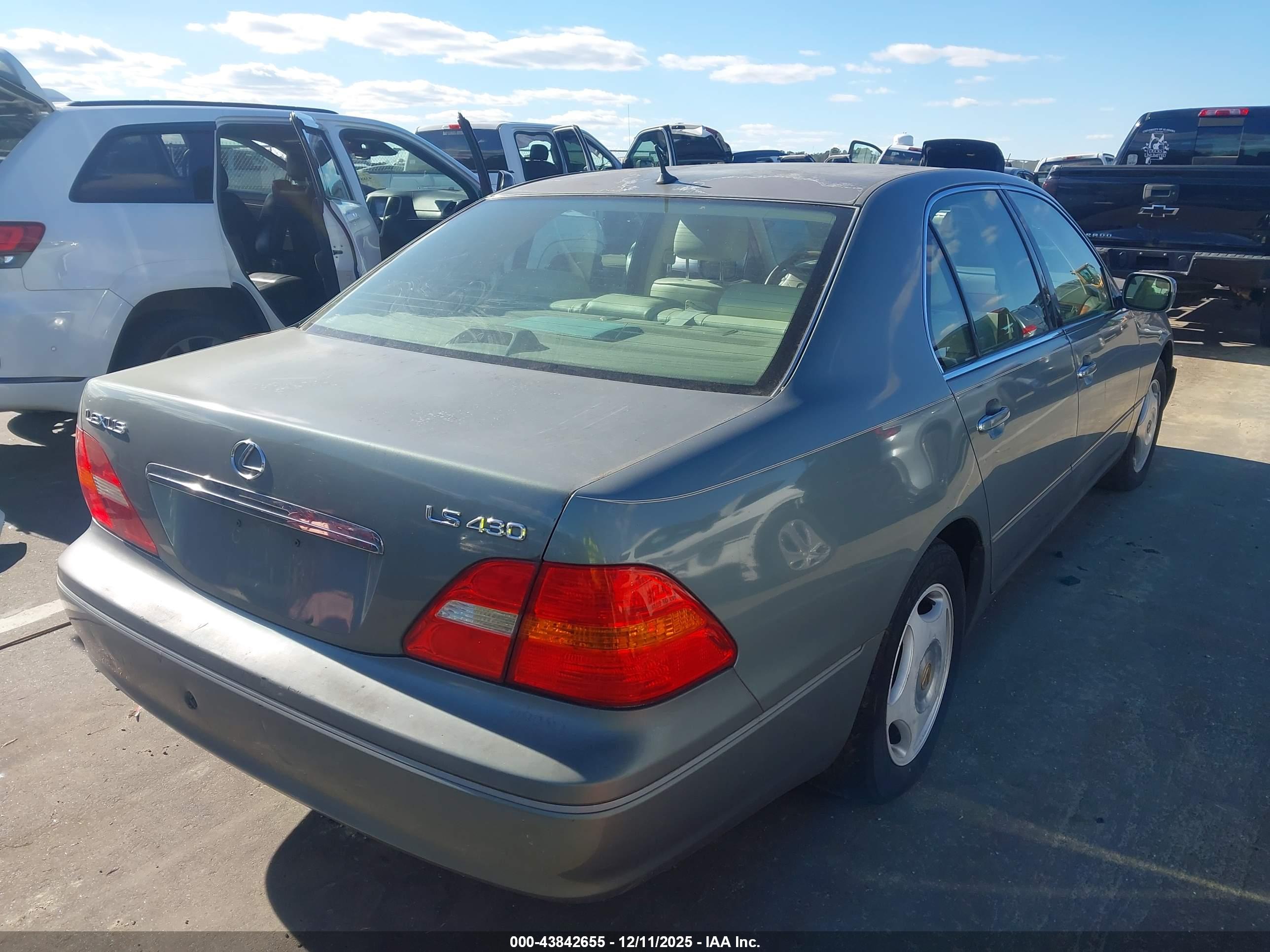 LEXUS LS image 4