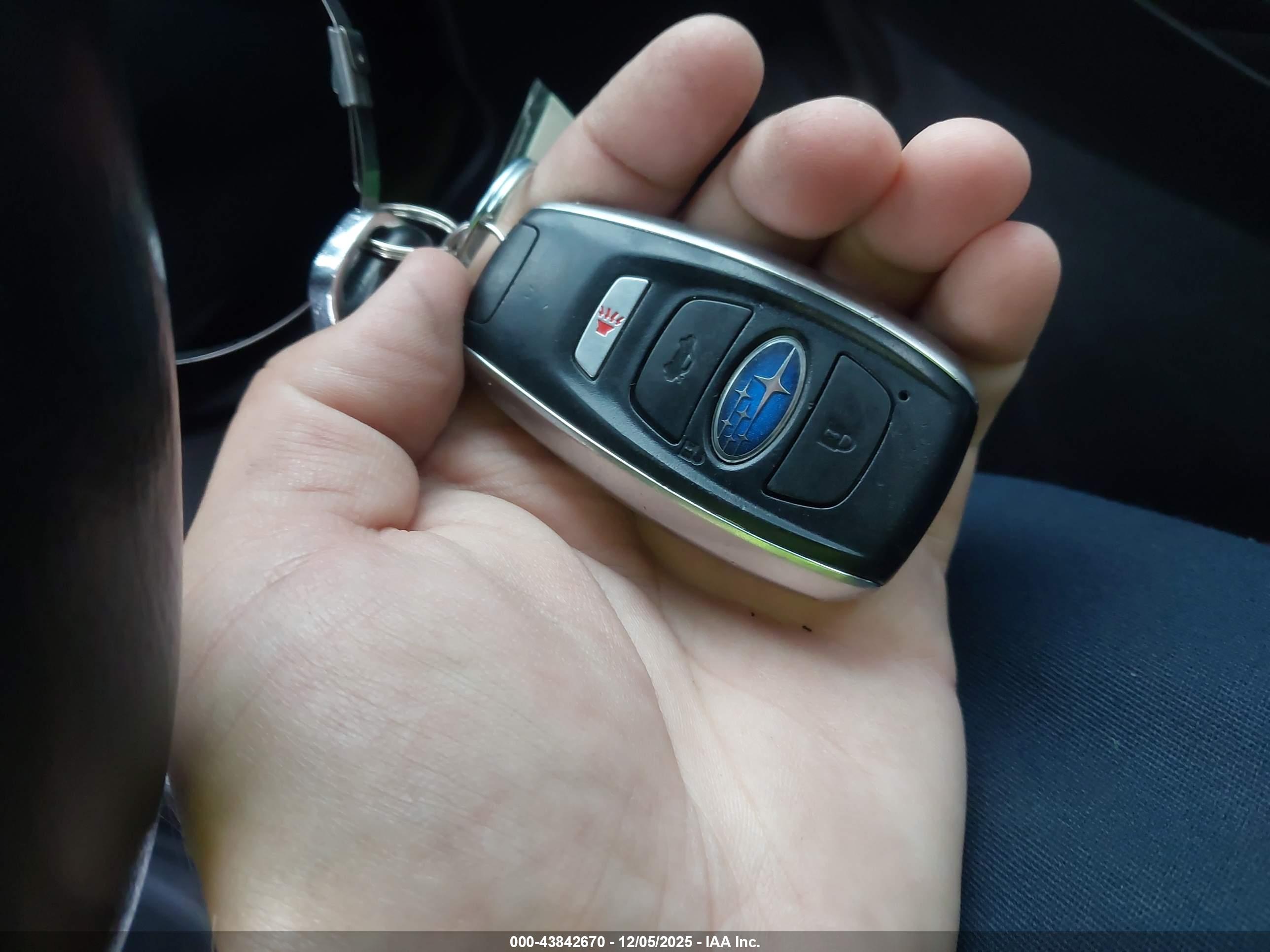 SUBARU OUTBACK image 11