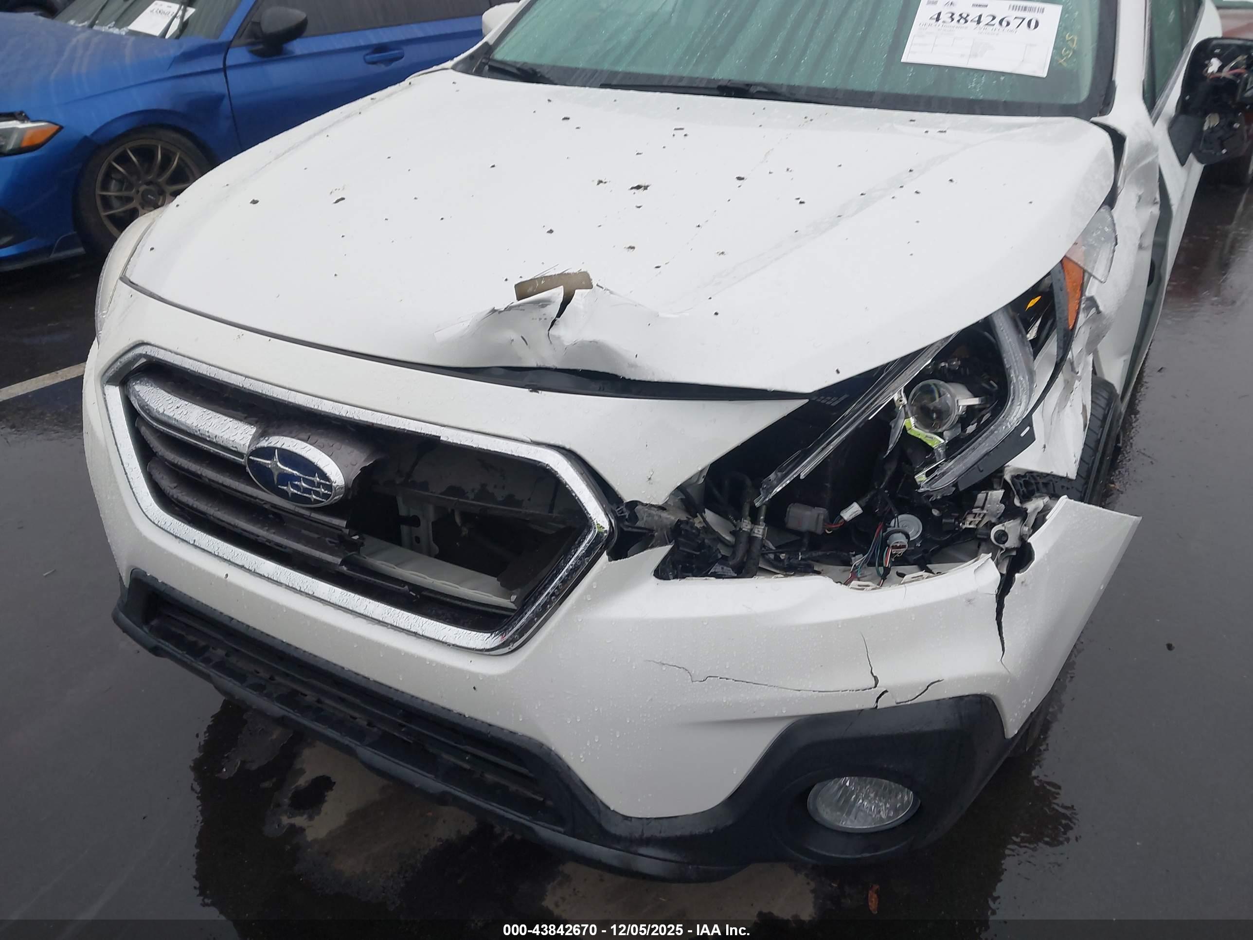 SUBARU OUTBACK image 6