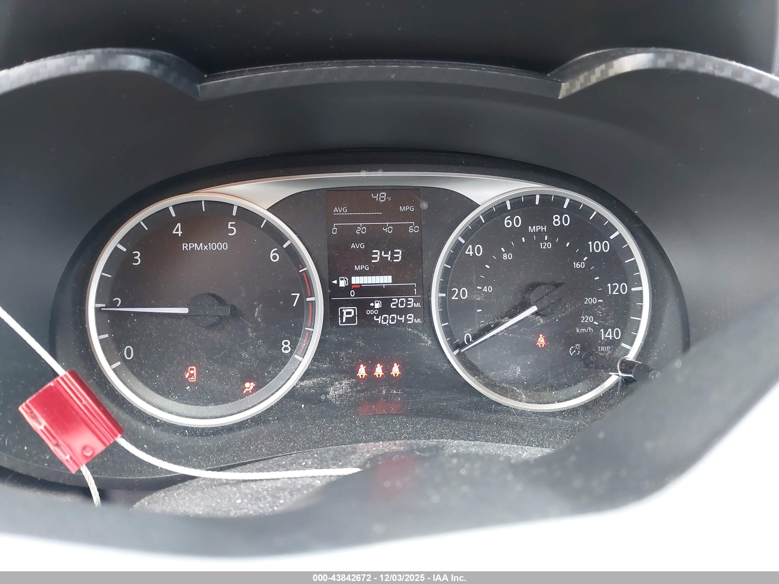 NISSAN VERSA image 7