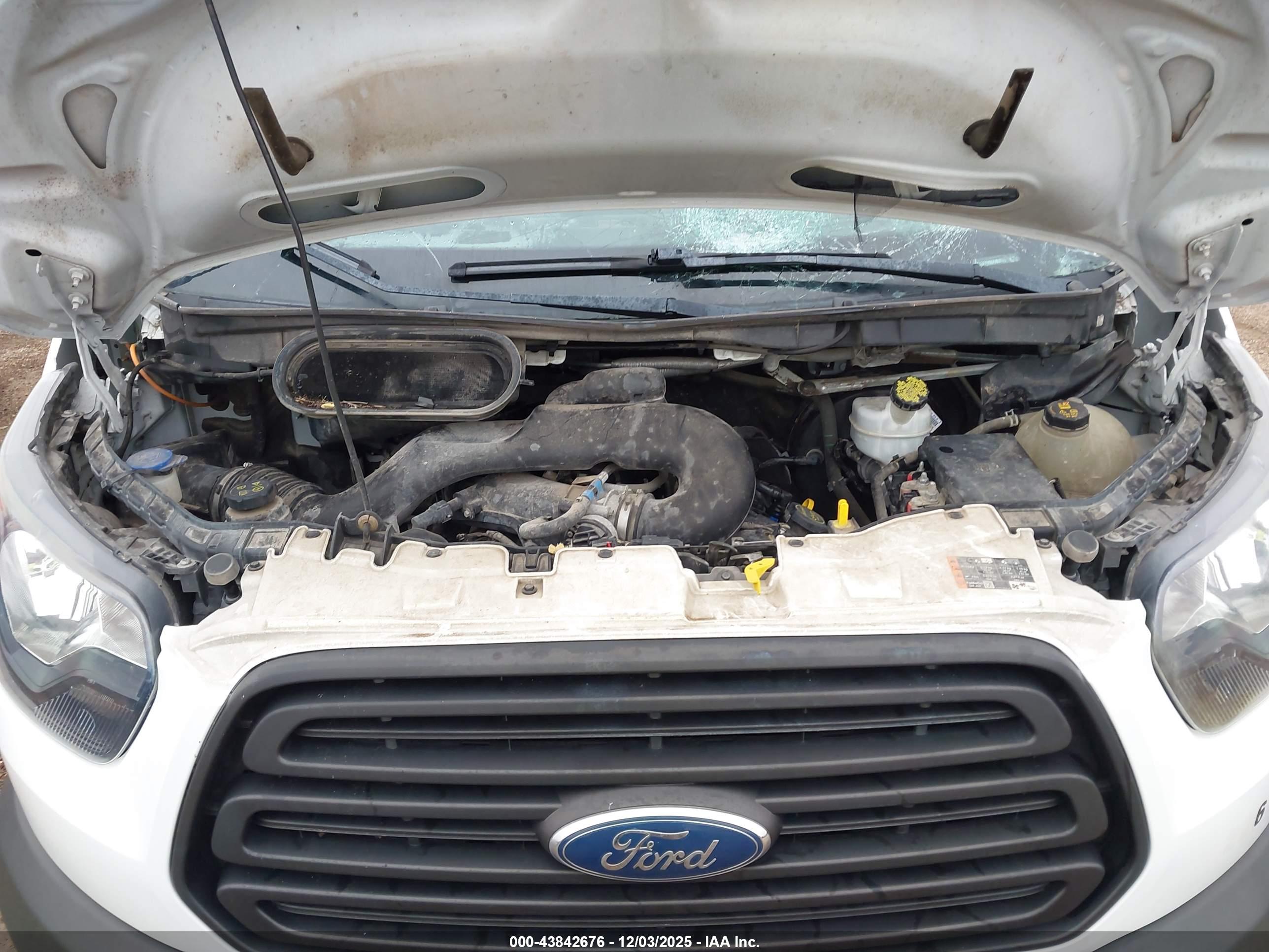 FORD TRANSIT-150 image 10