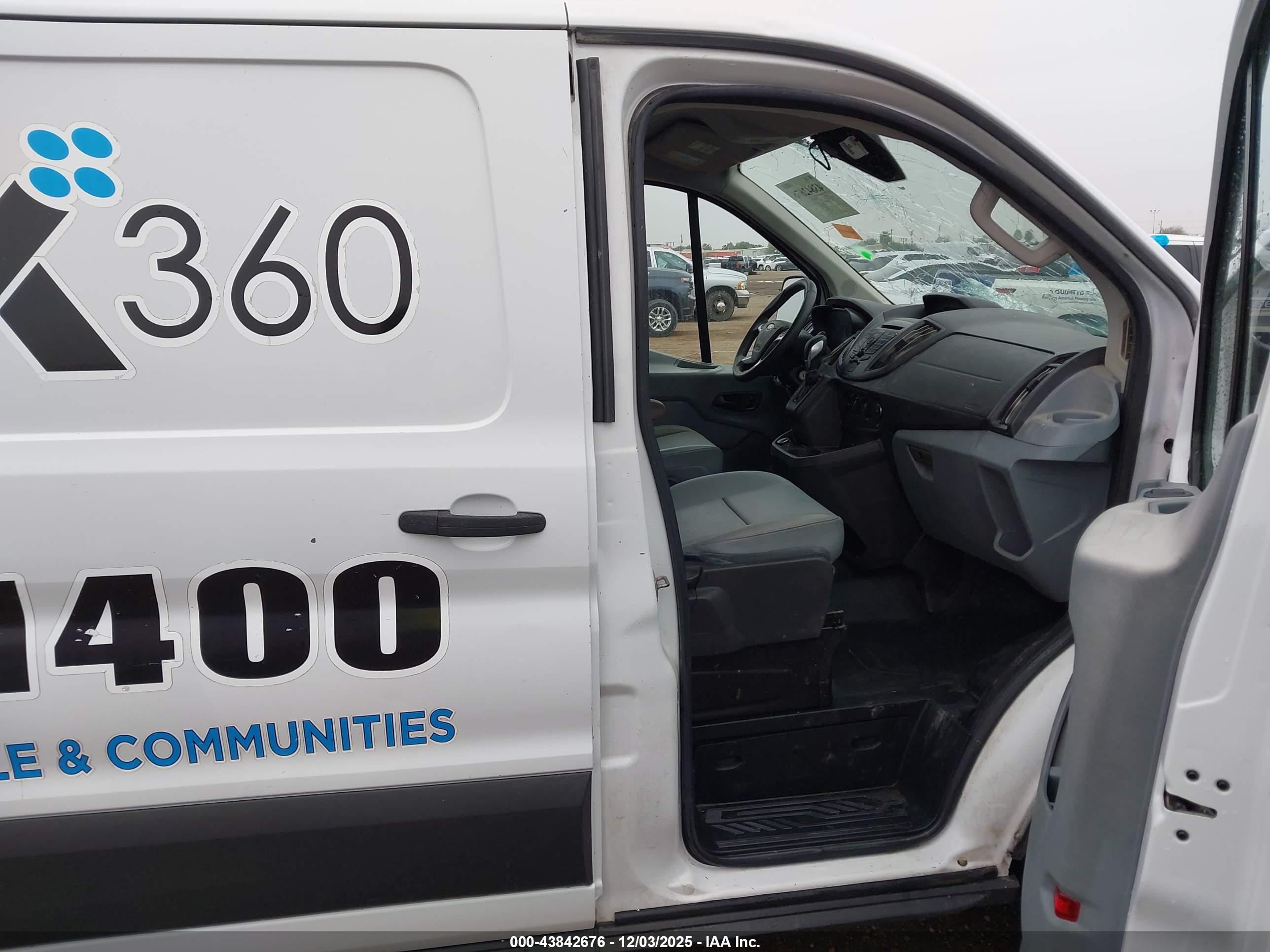 FORD TRANSIT-150 image 5
