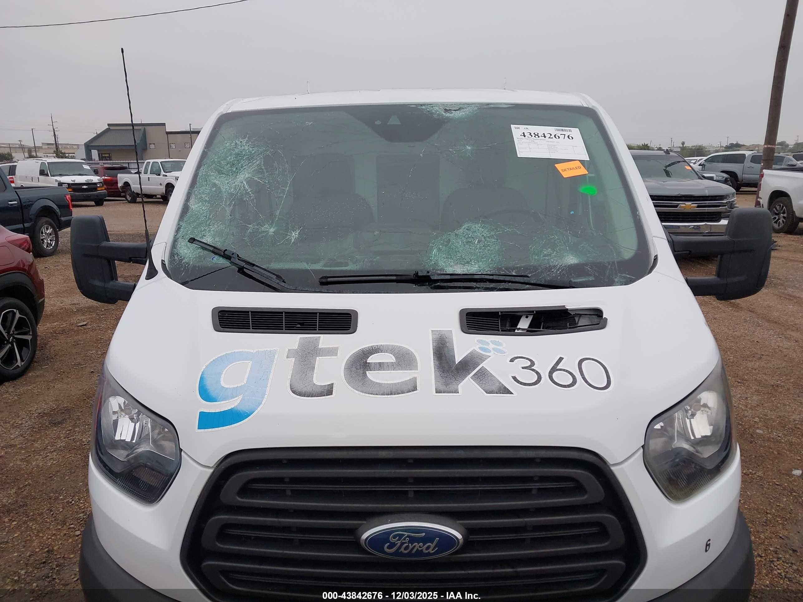 FORD TRANSIT-150 image 6