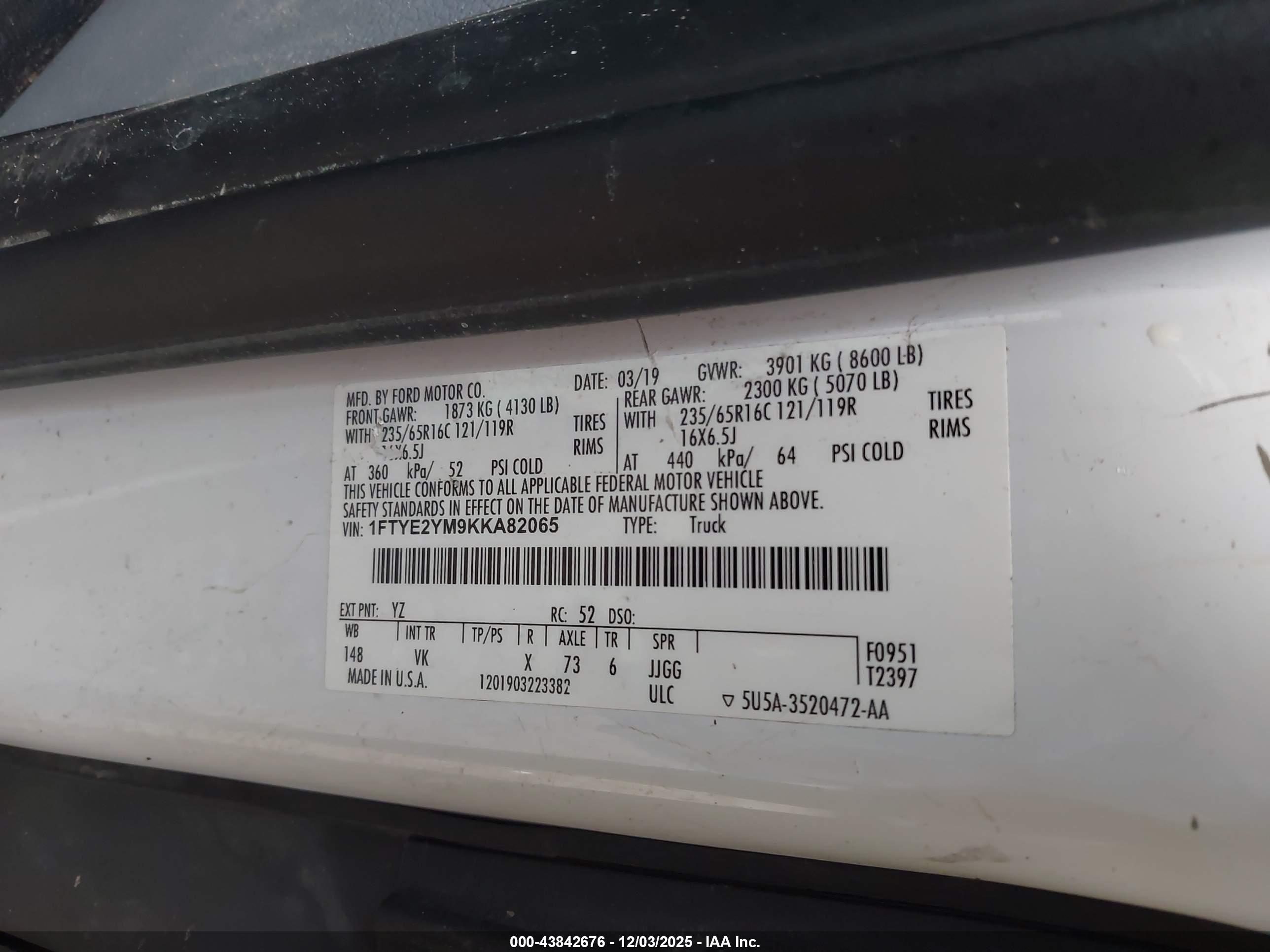 FORD TRANSIT-150 image 9