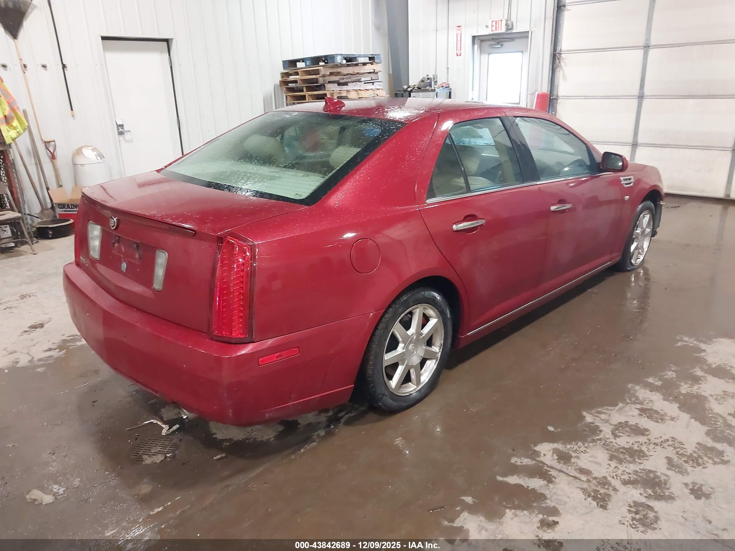 CADILLAC STS image 4
