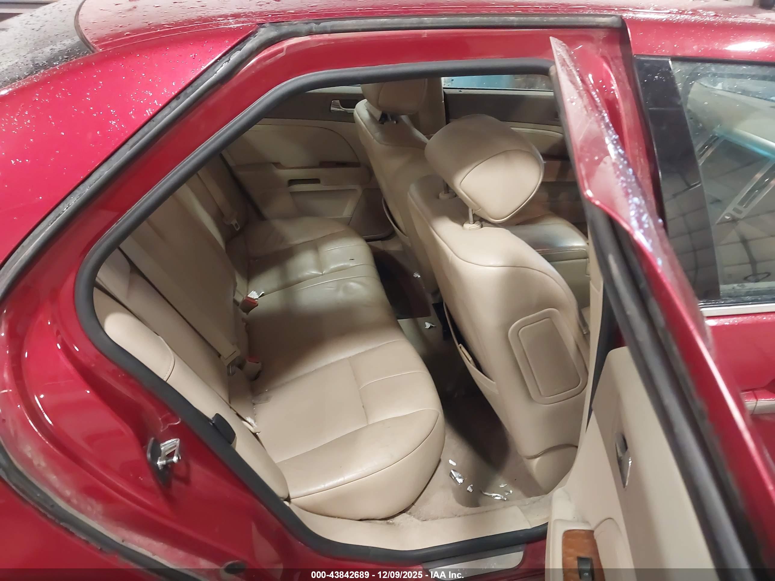 CADILLAC STS image 8