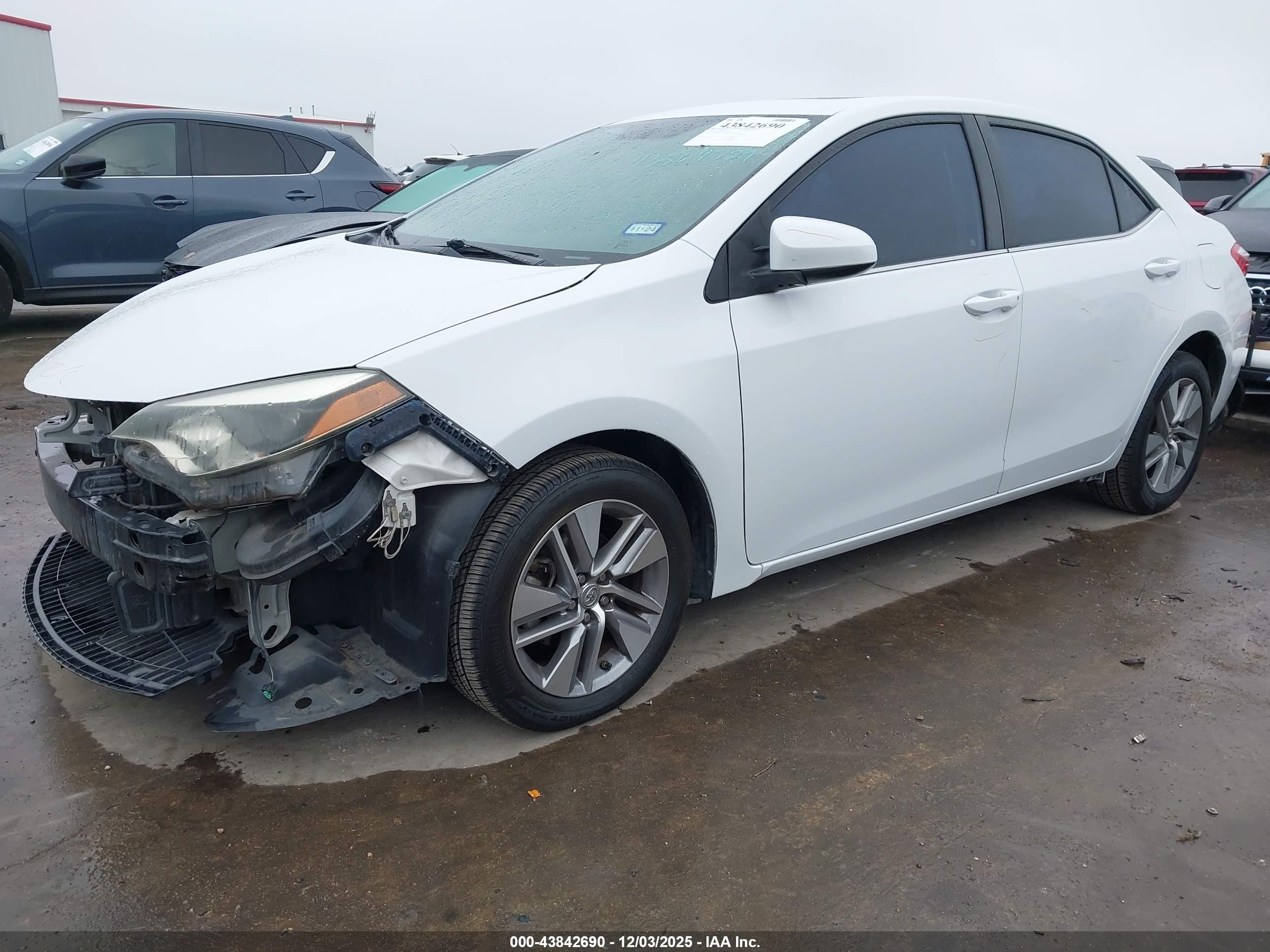 TOYOTA COROLLA image 2