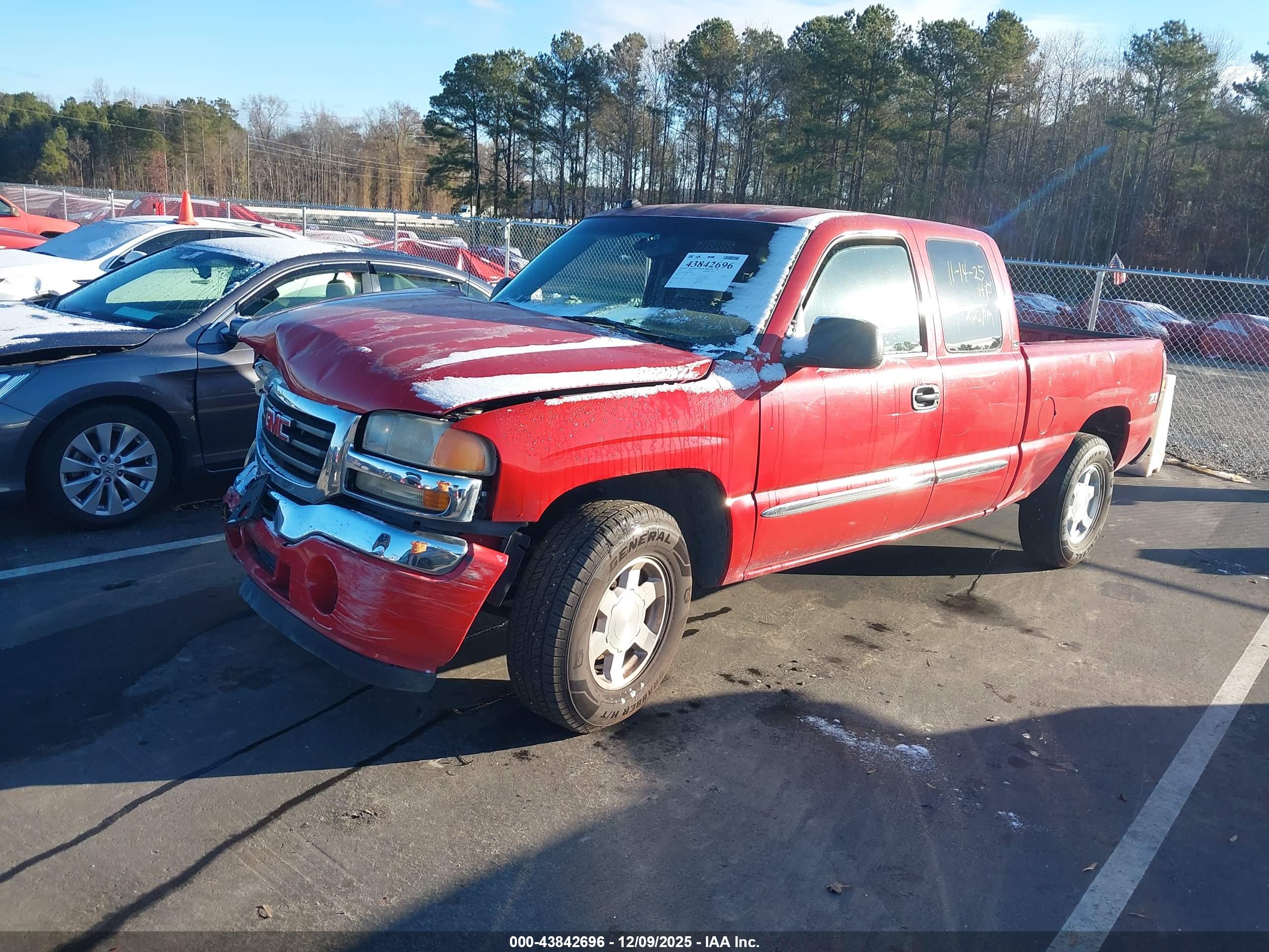 GMC SIERRA image 2