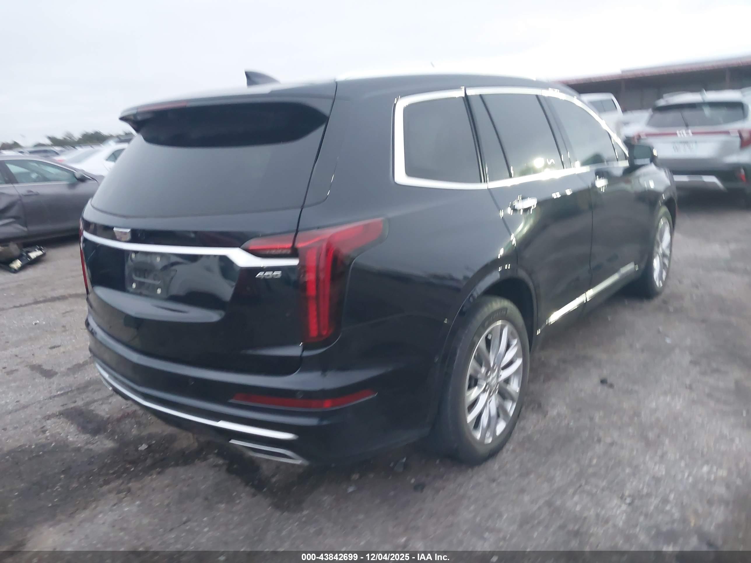 CADILLAC XT6 image 4