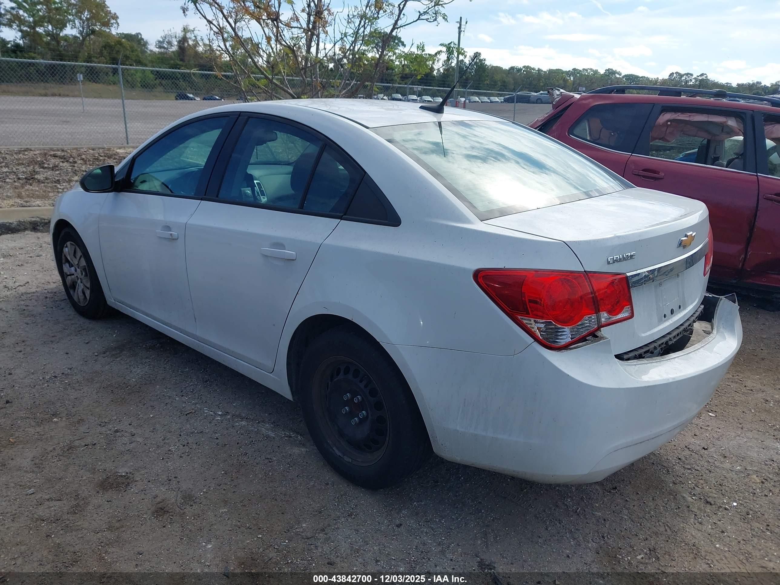 CHEVROLET CRUZE image 3