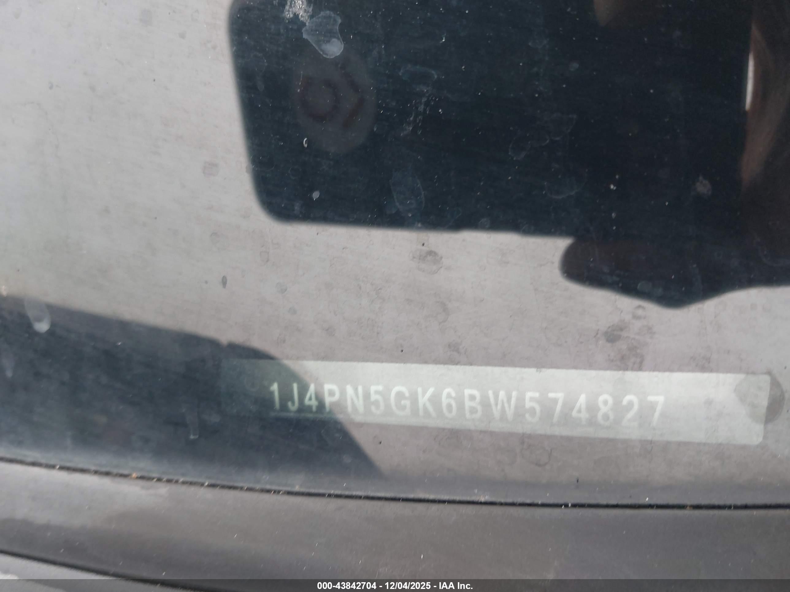 JEEP LIBERTY image 9