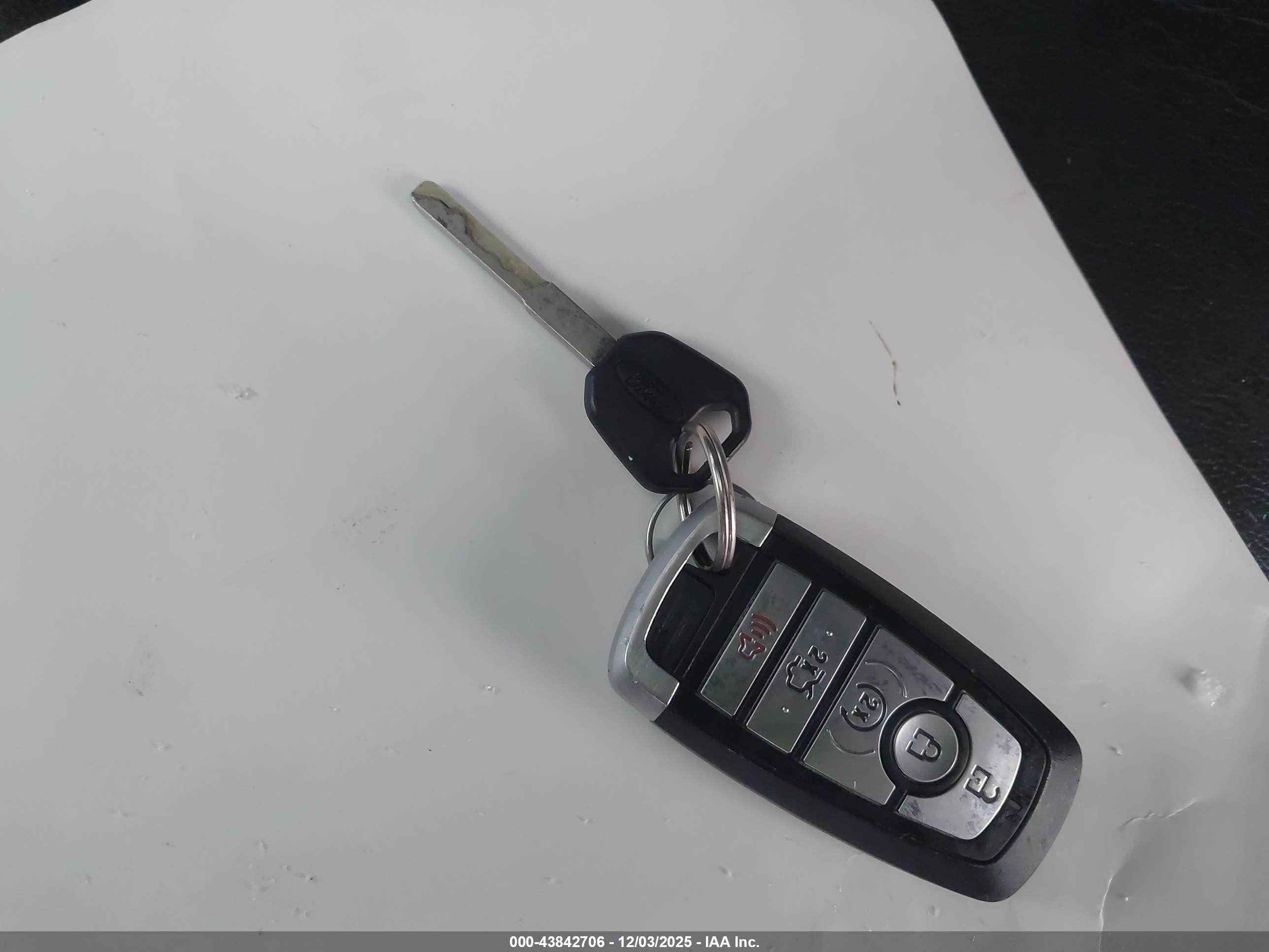 FORD EXPLORER image 11