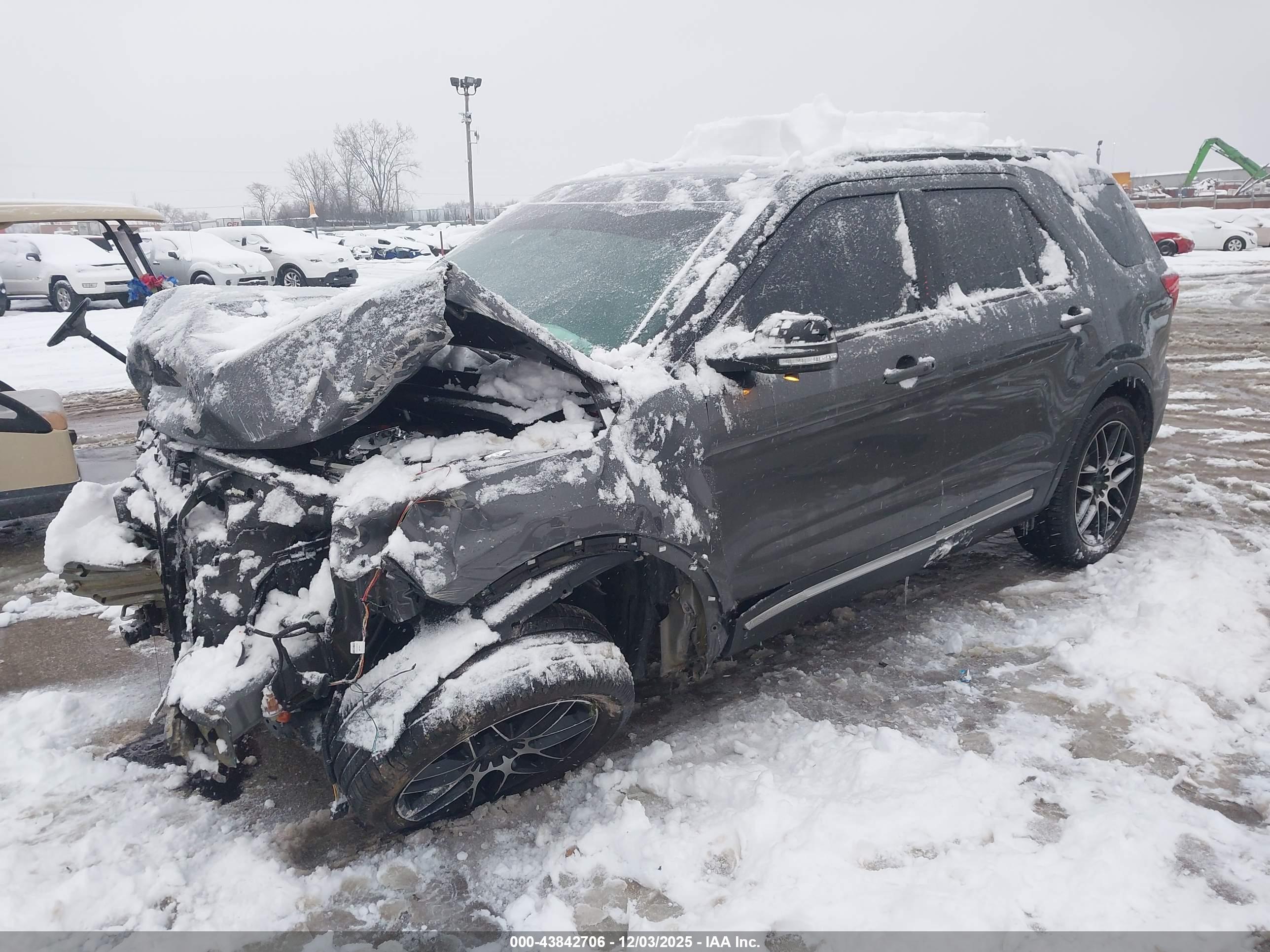 FORD EXPLORER image 2