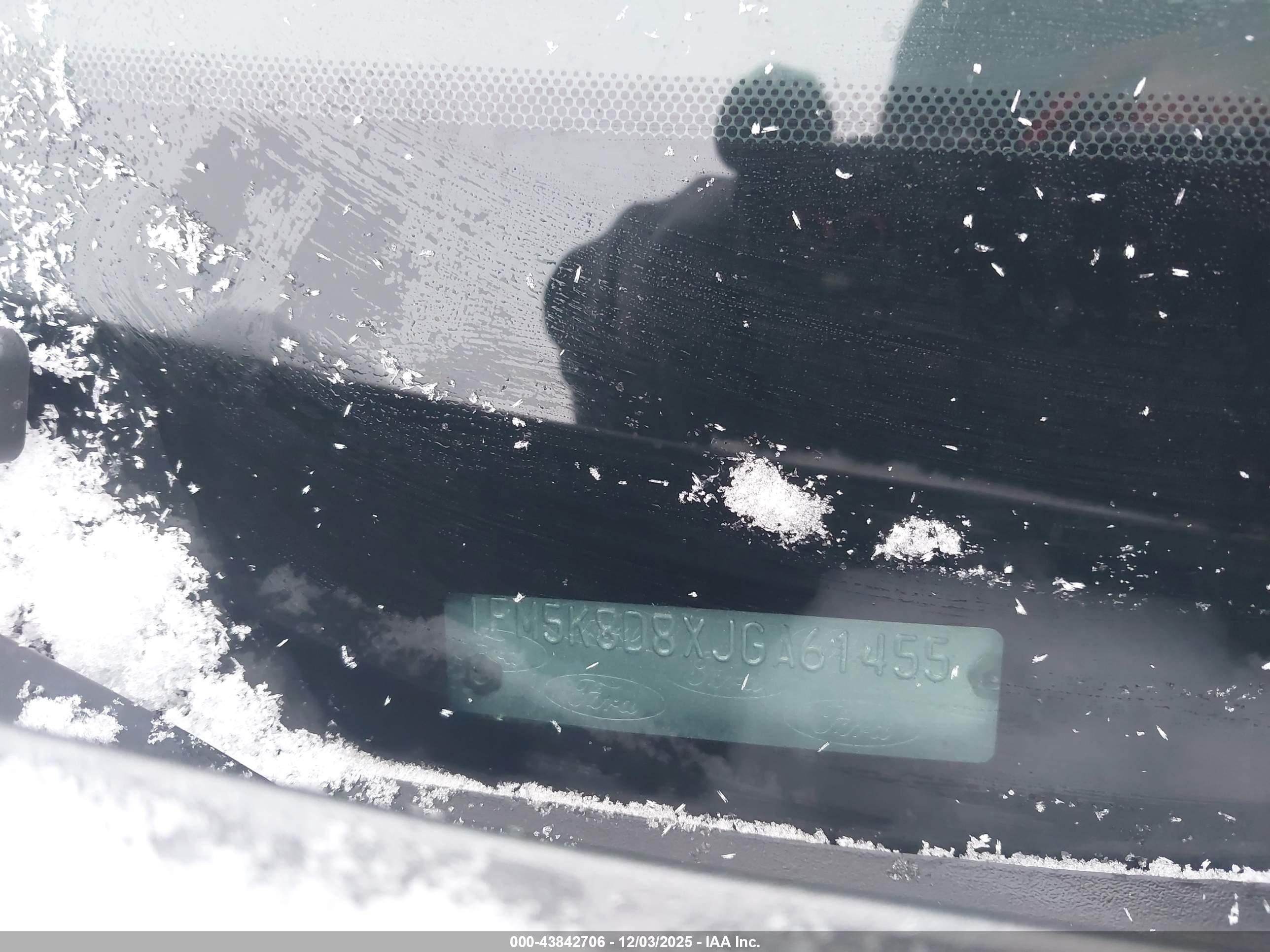 FORD EXPLORER image 9