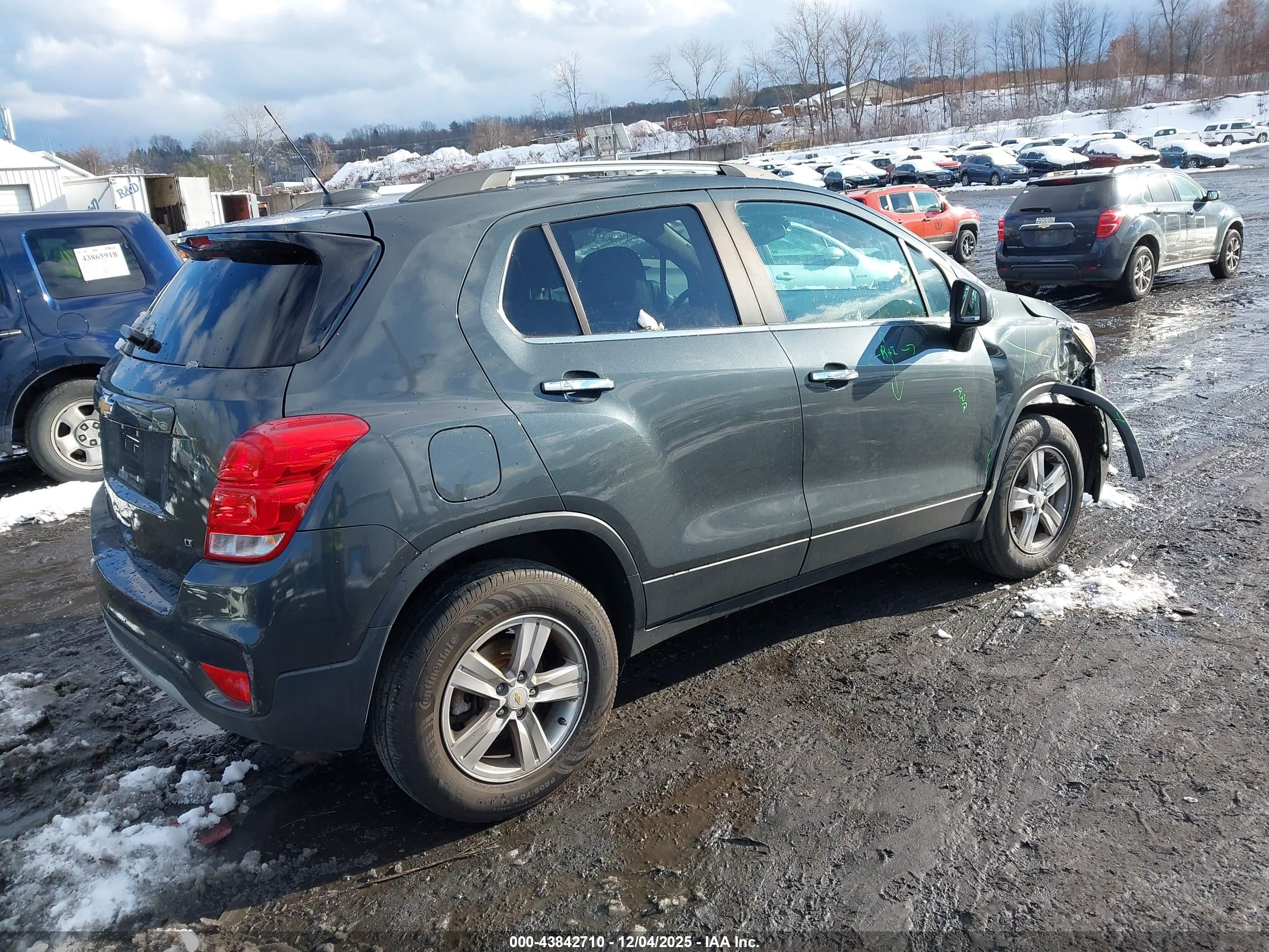 CHEVROLET TRAX image 4