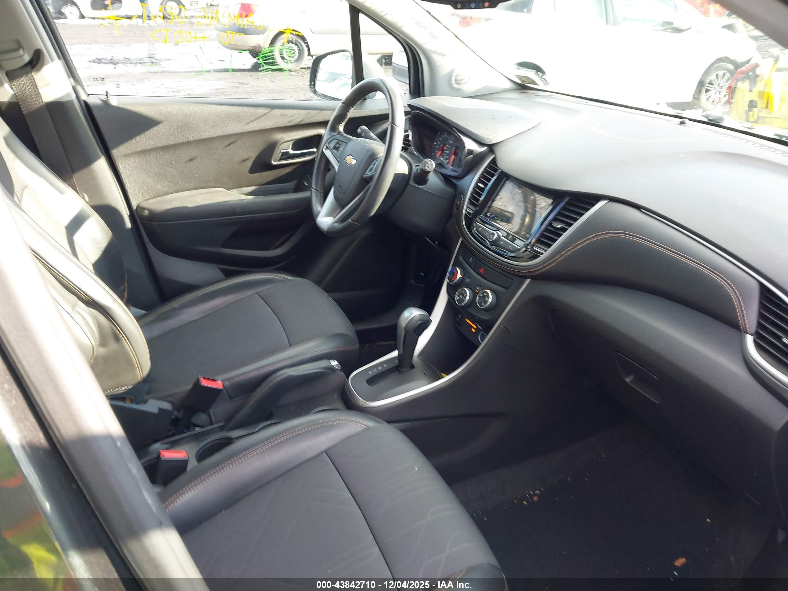 CHEVROLET TRAX image 5