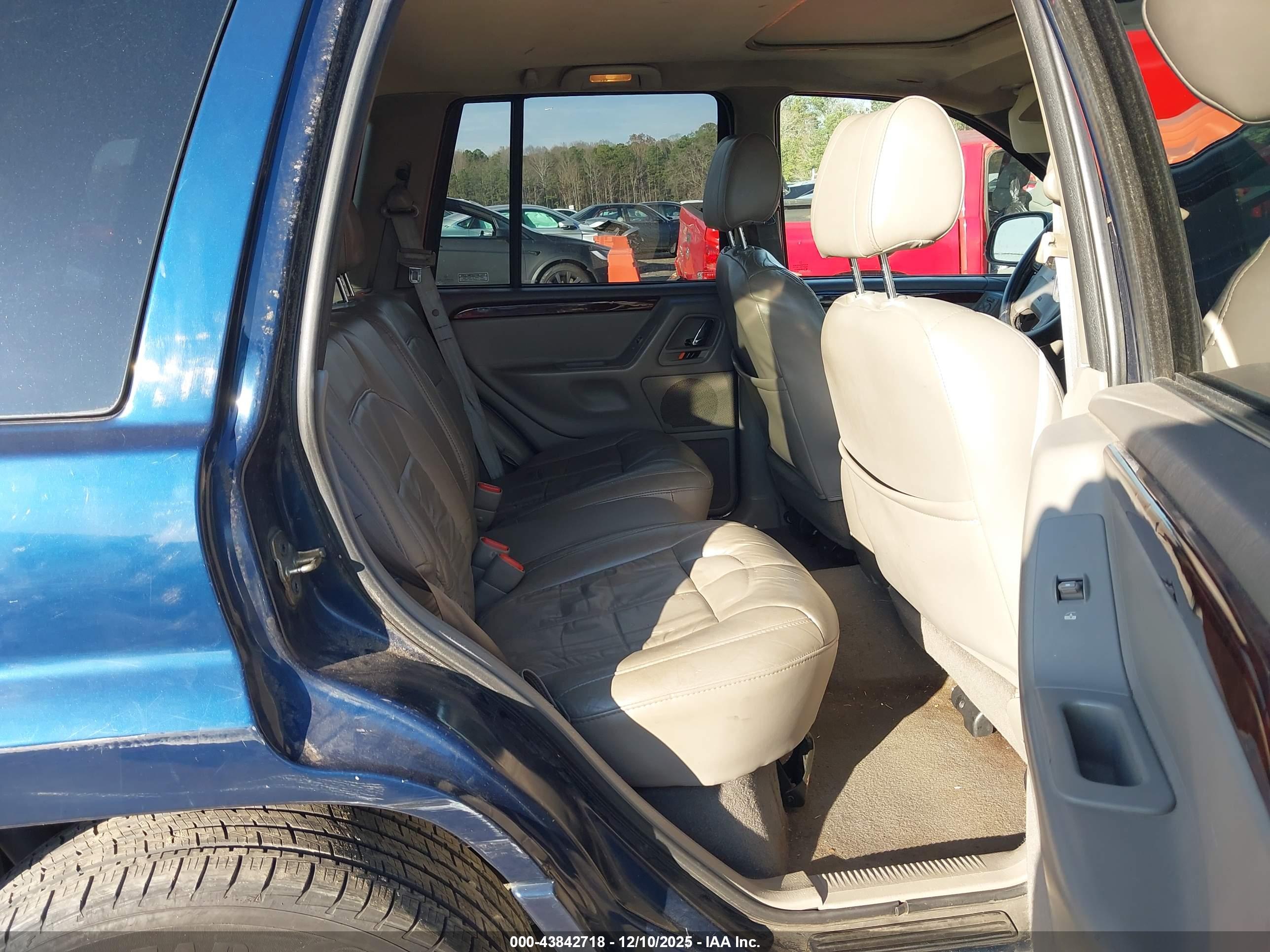 JEEP GRAND image 8