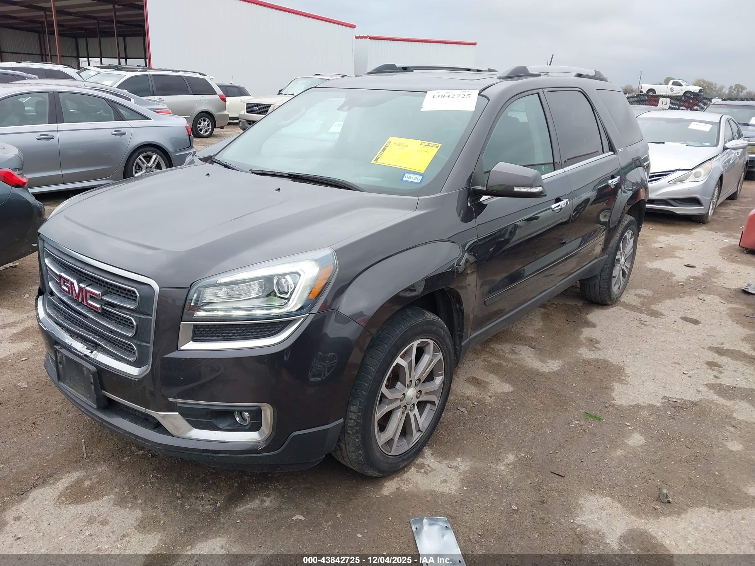 GMC ACADIA image 2