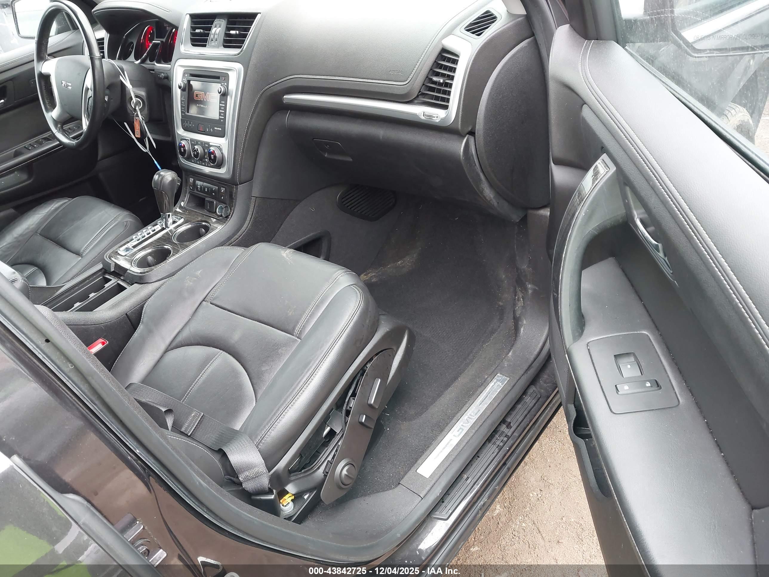 GMC ACADIA image 5