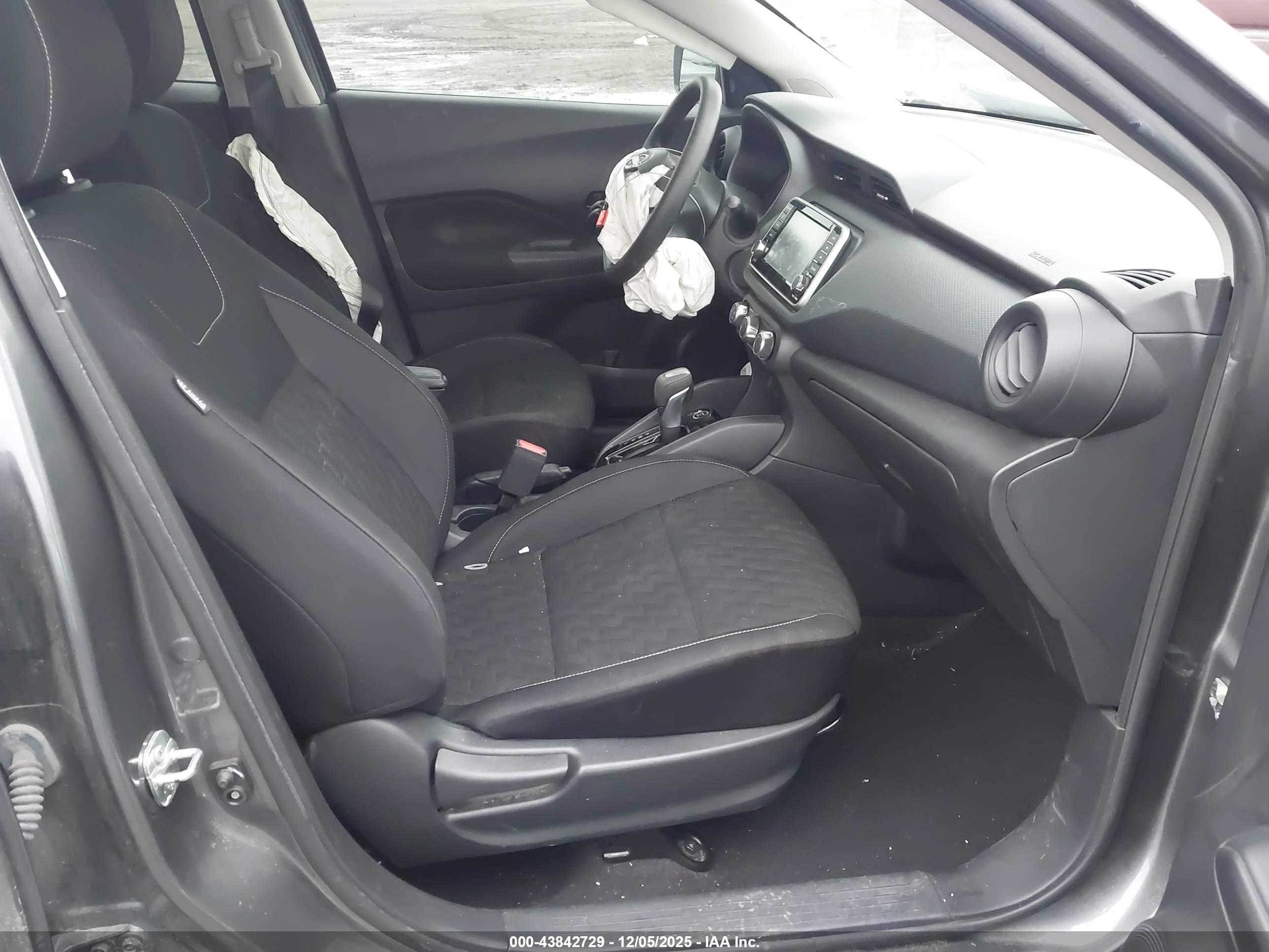 NISSAN KICKS image 5