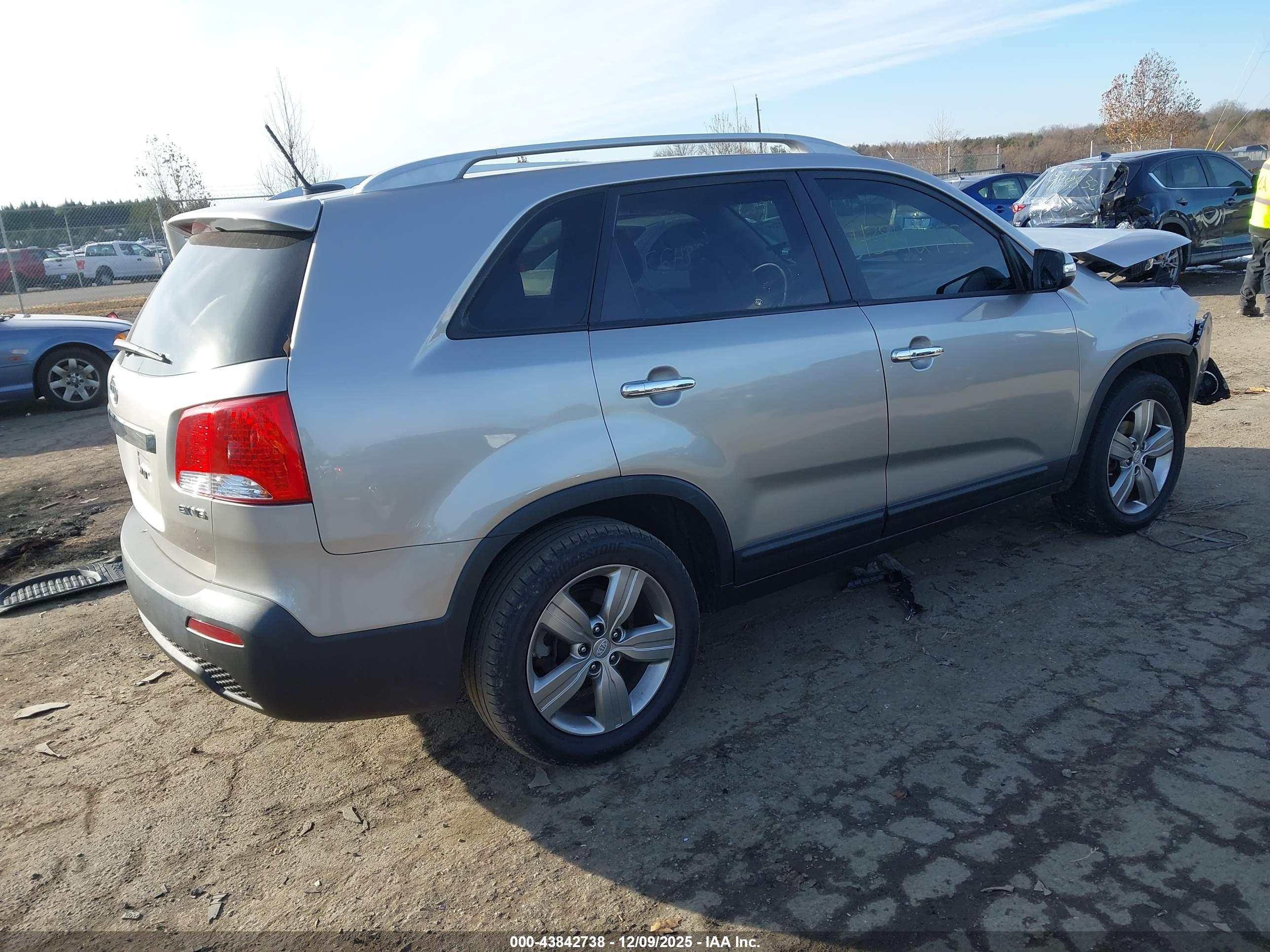 KIA SORENTO image 4