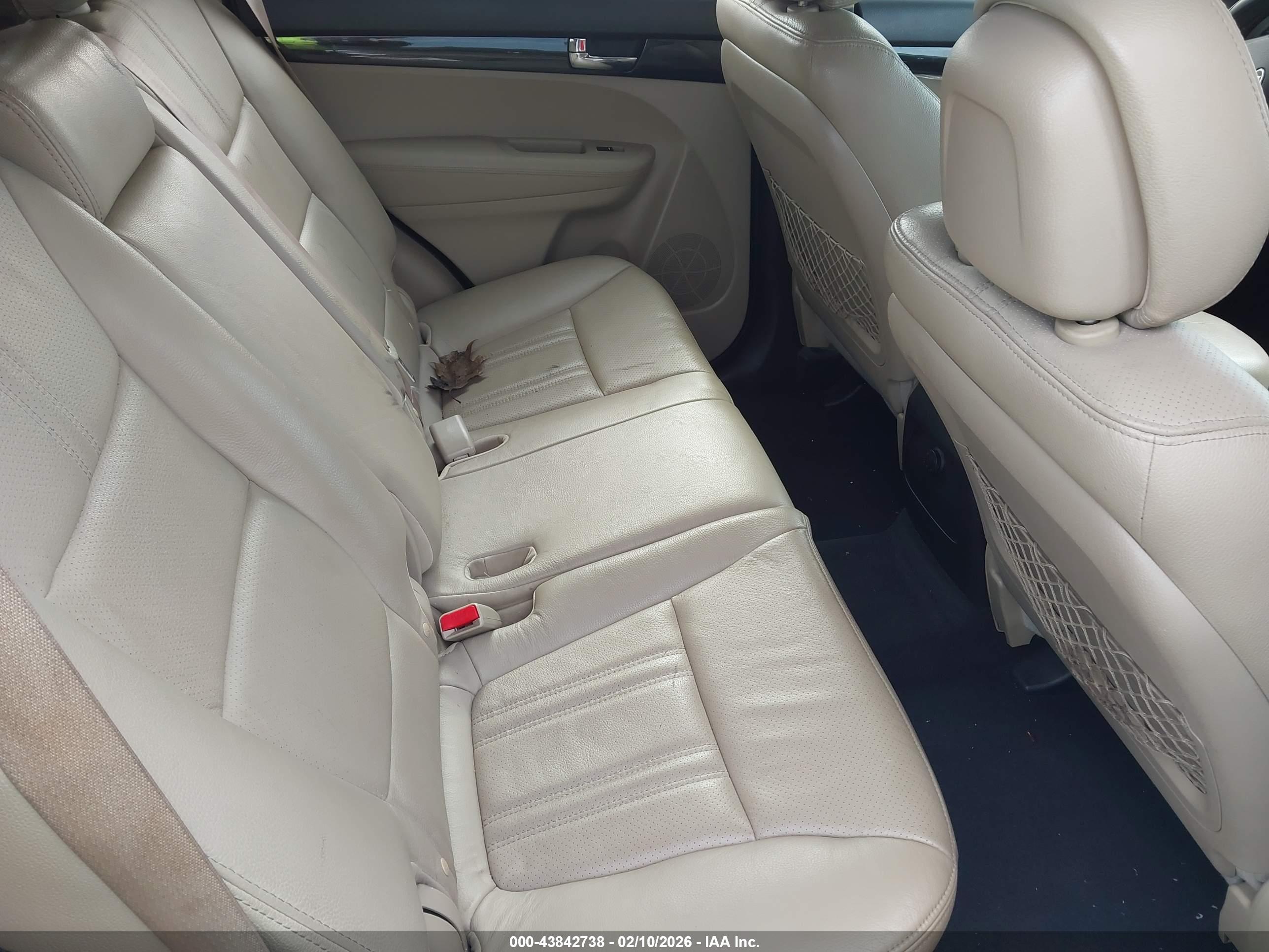 KIA SORENTO image 8